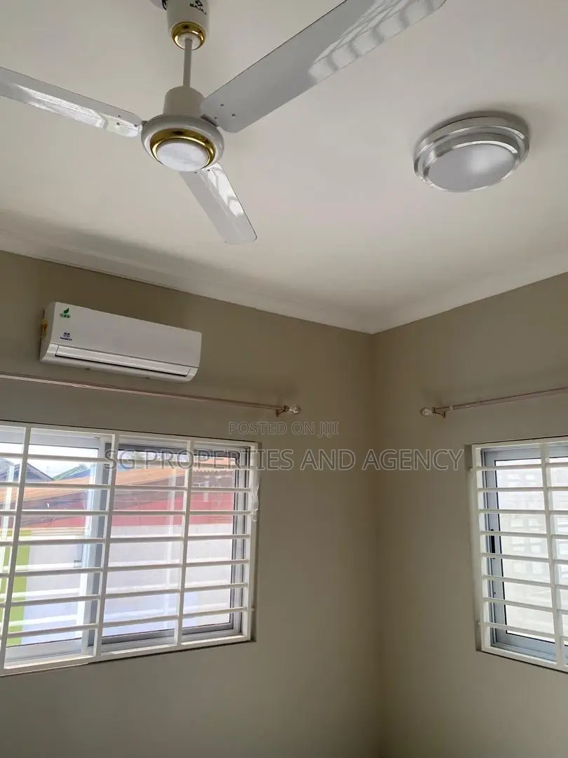 3bdrm House in Ecobank, Spintex for rent