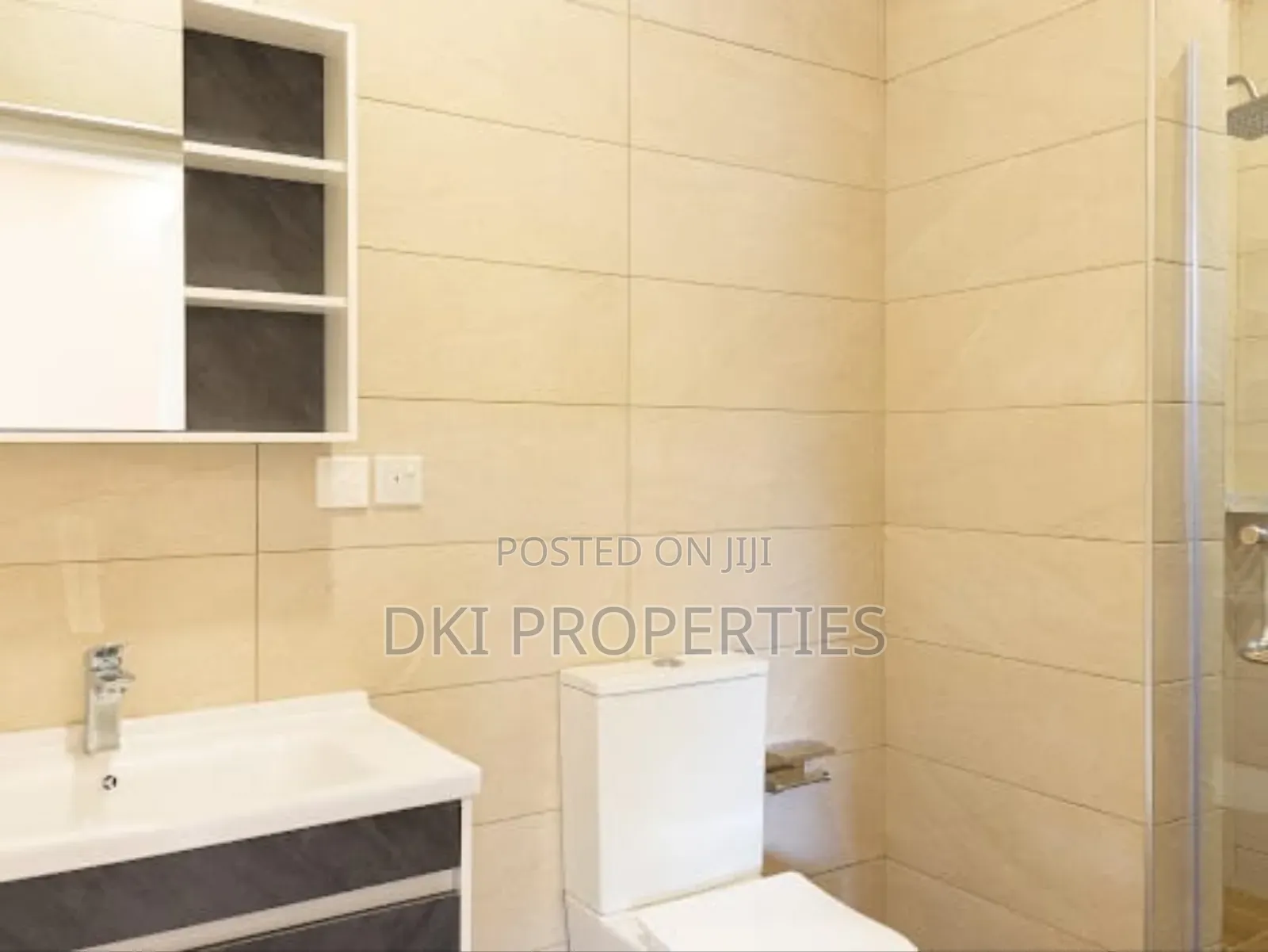 3bdrm House in Dki Properties, North Legon for sale