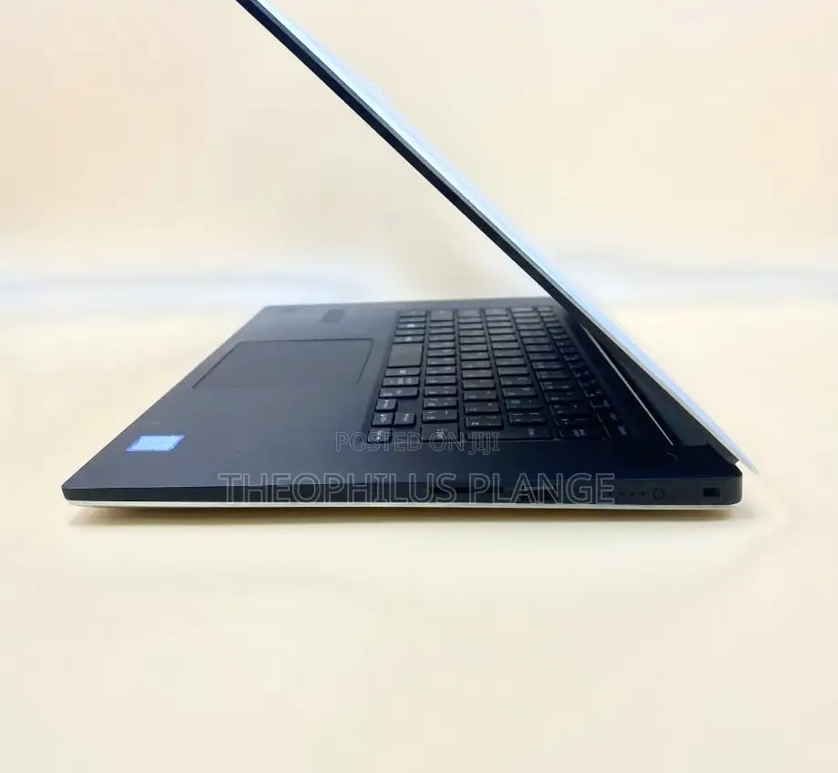 New Laptop Dell Precision 5530 8GB Intel Core I7 SSD 256GB
