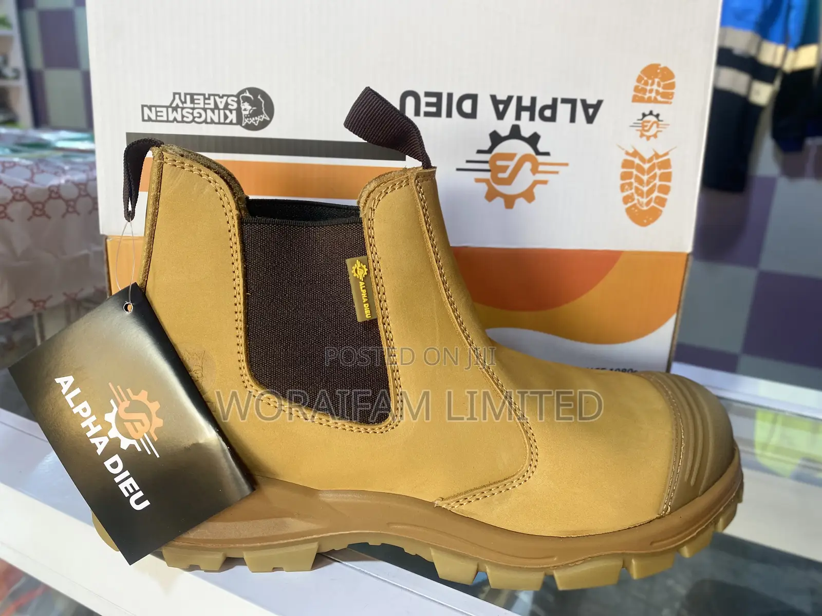 Apha Dieu Boot