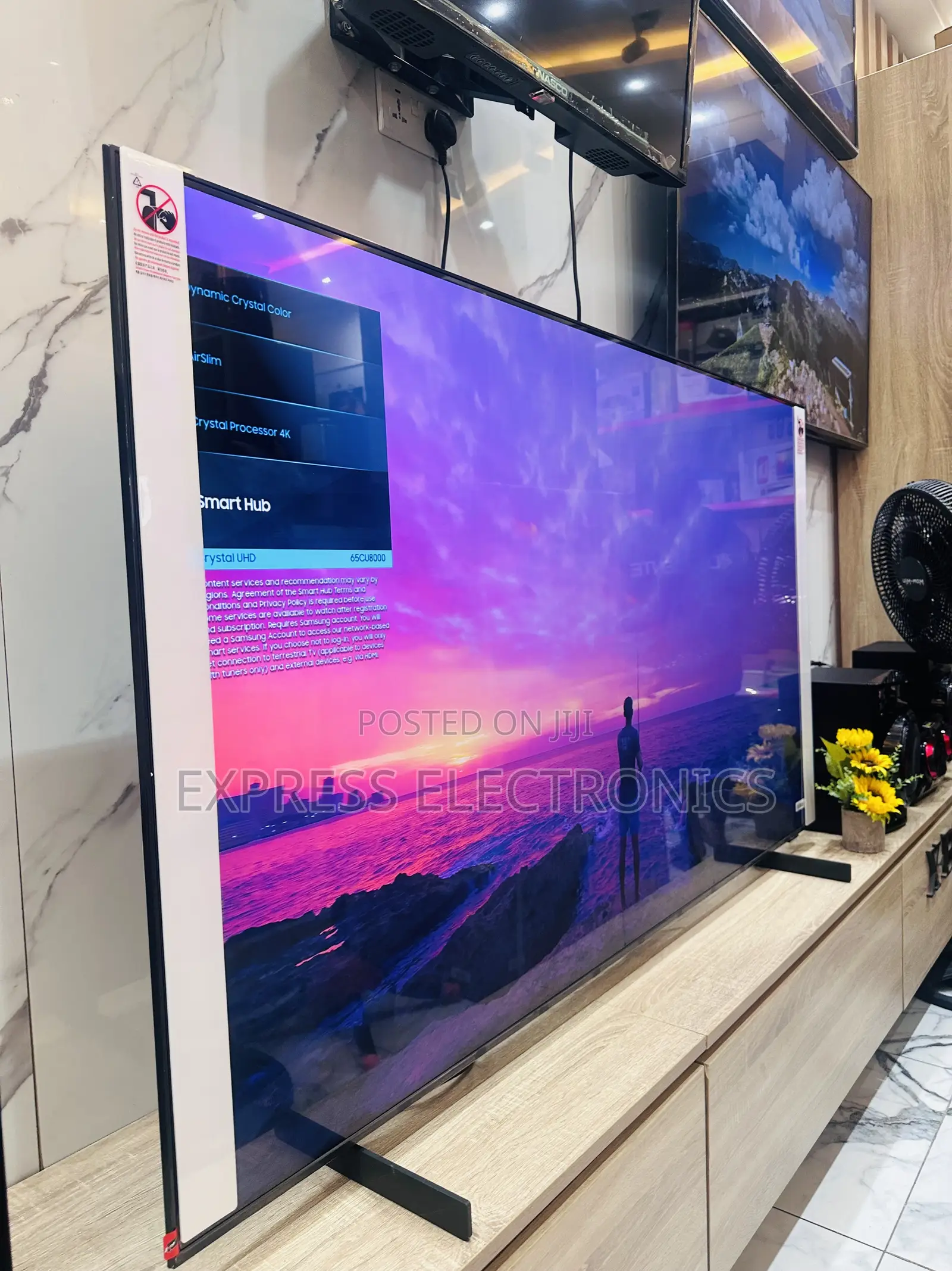 True to Life Color UHD Smart Samsung 65”Cu8000 Television