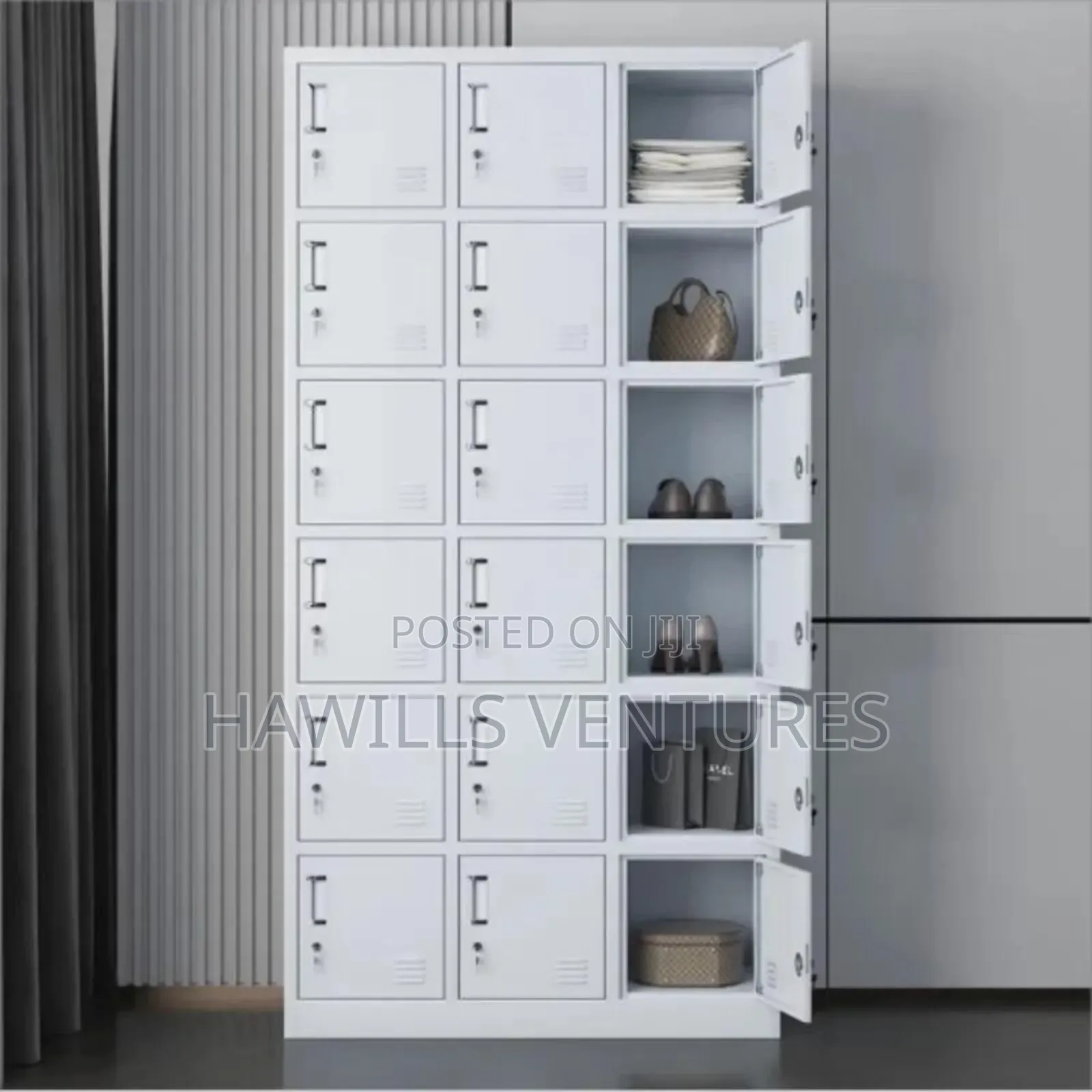 18 Doors Metal Cabinet