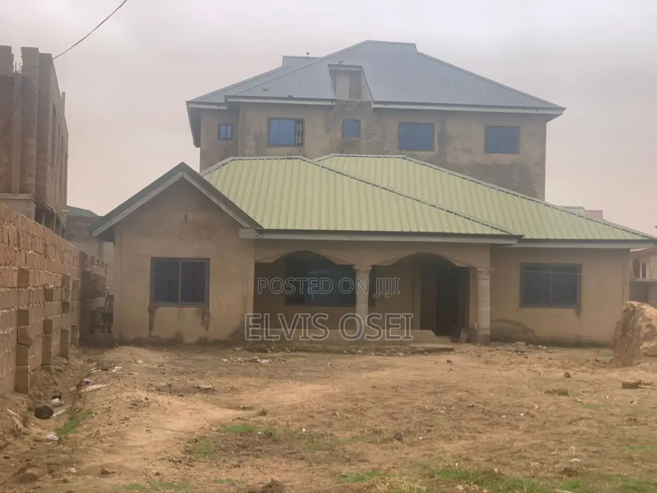3bdrm House in Amasaman Melcom, Accra Metropolitan for sale