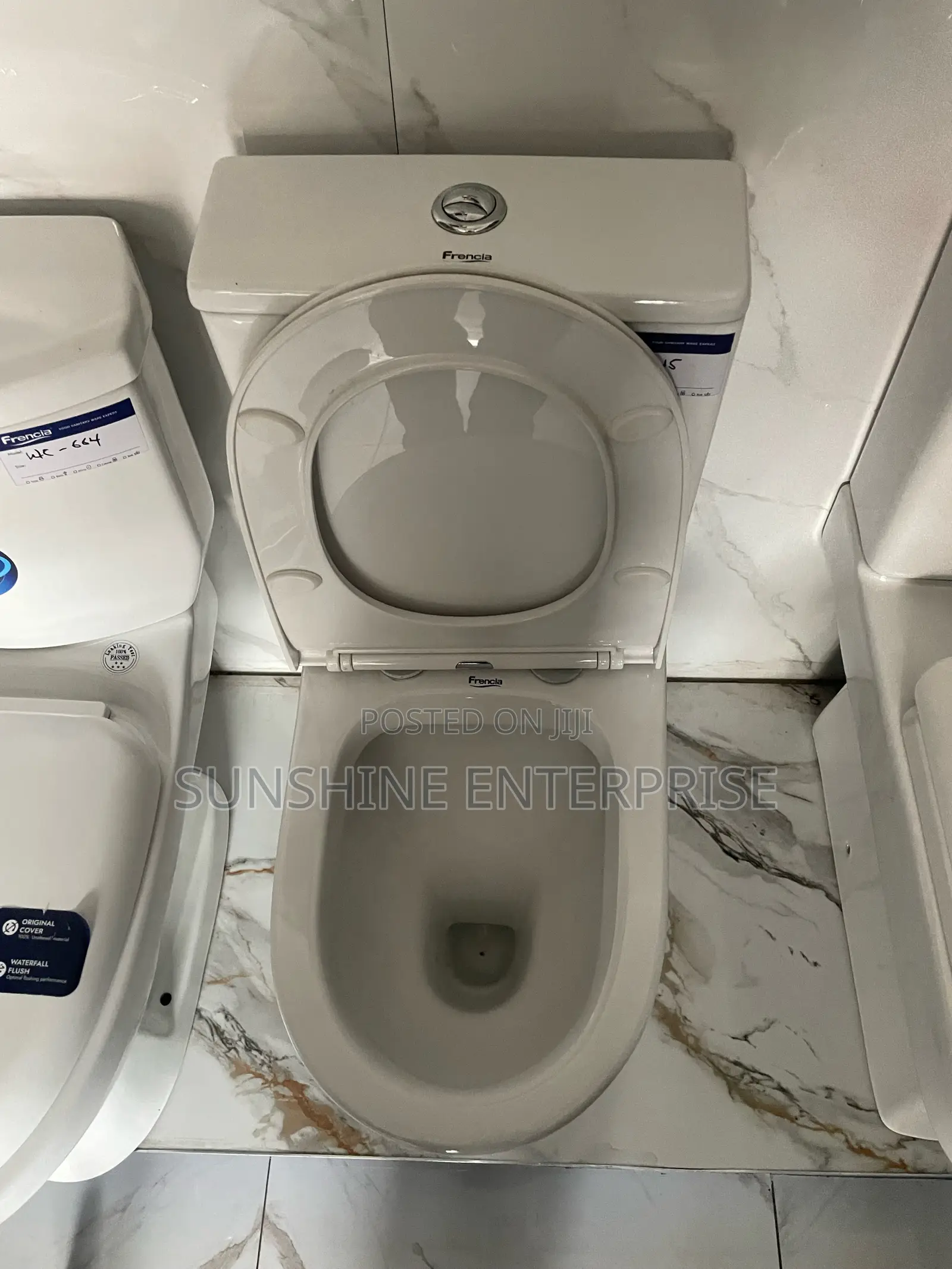 Press Top Water Closet, Frencia Brand