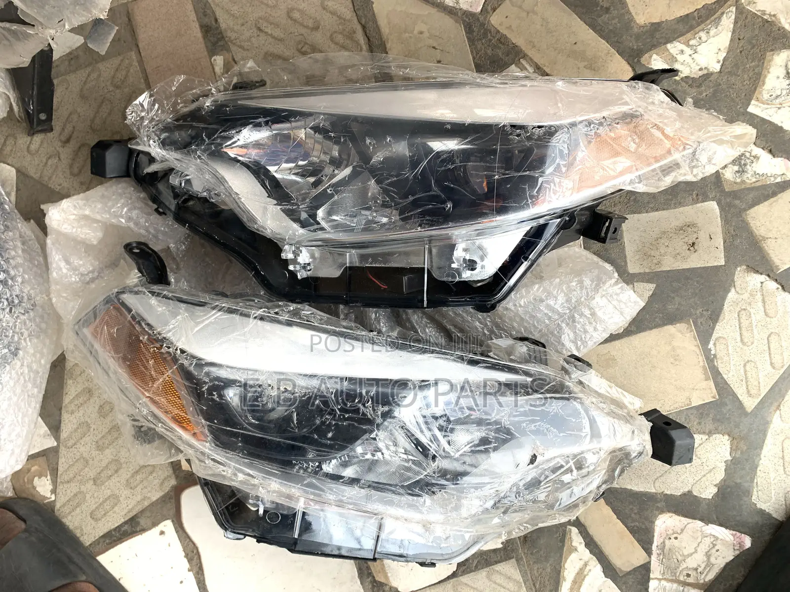Corolla 2014-2015 Headlight Pair