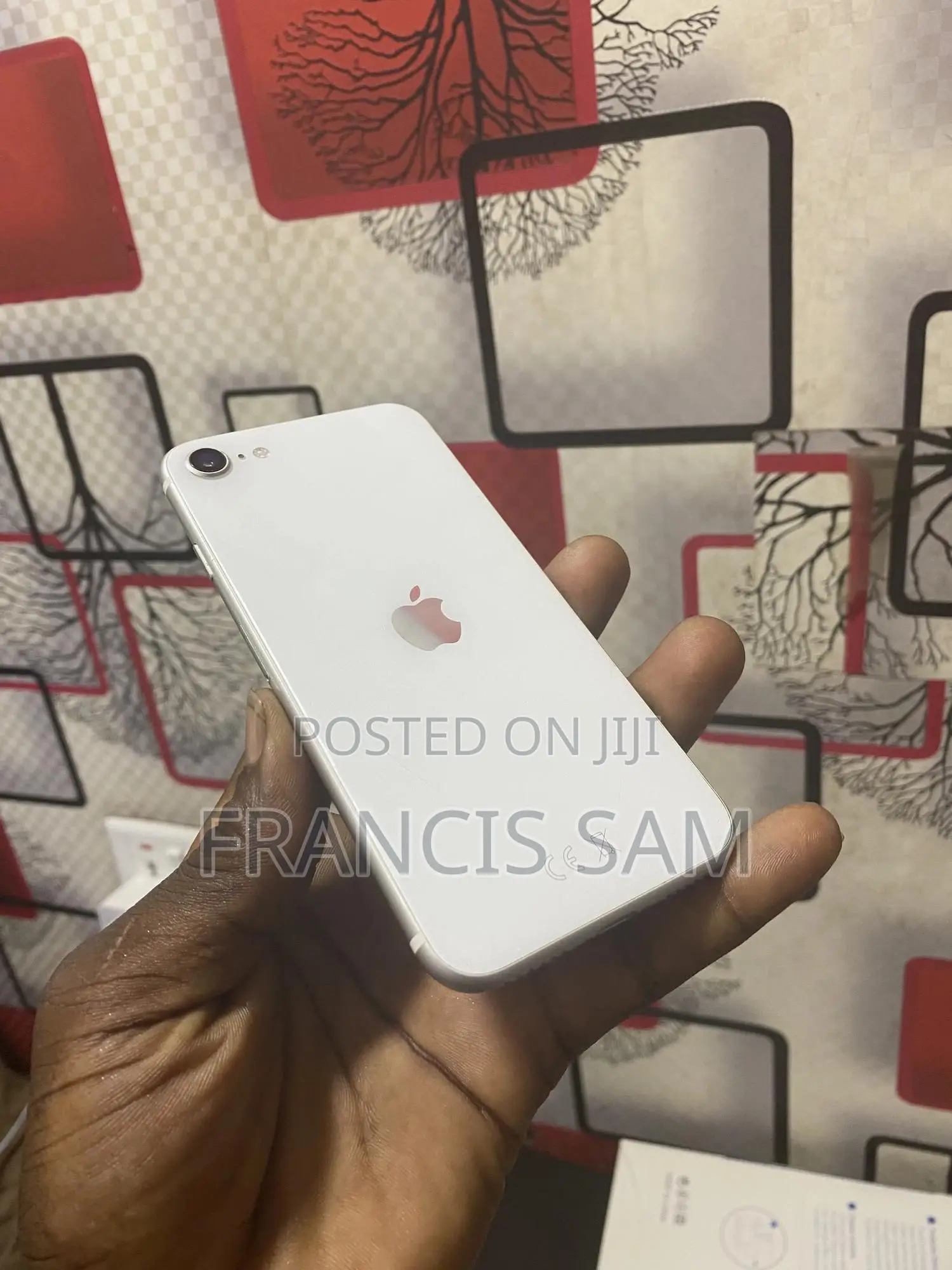 New Apple iPhone SE (2020) 64 GB White