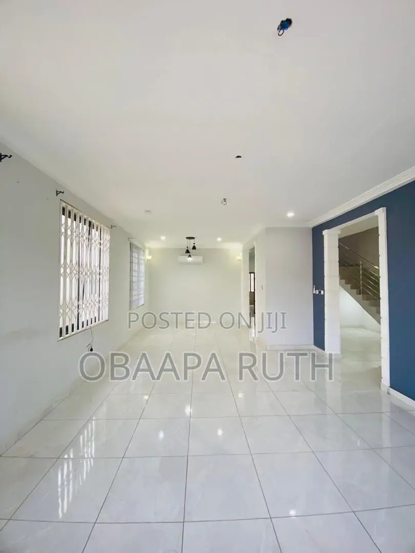 4bdrm Duplex in East Legon Hills, School Junction for rent