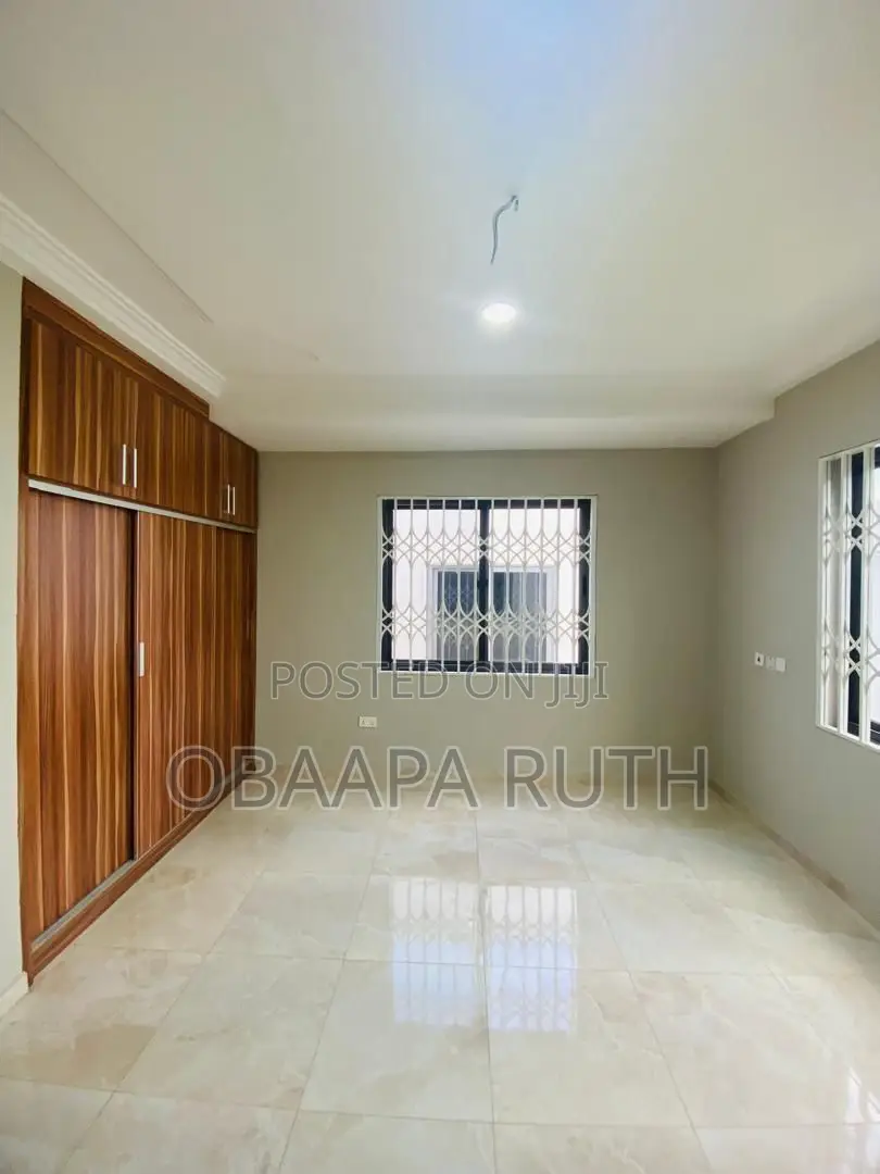 4bdrm Duplex in East Legon Hills, School Junction for rent