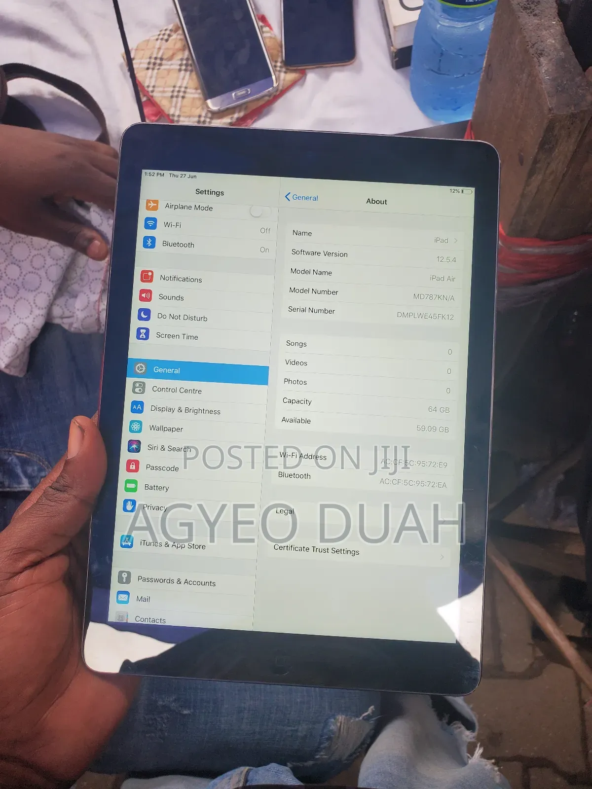 Apple iPad Air 64 GB Gray
