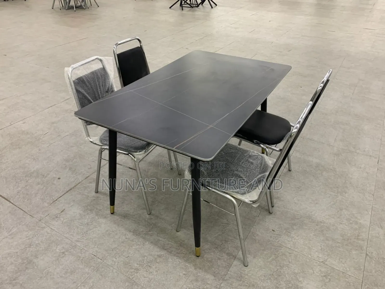 Dinningset With Four Sitter Capacity