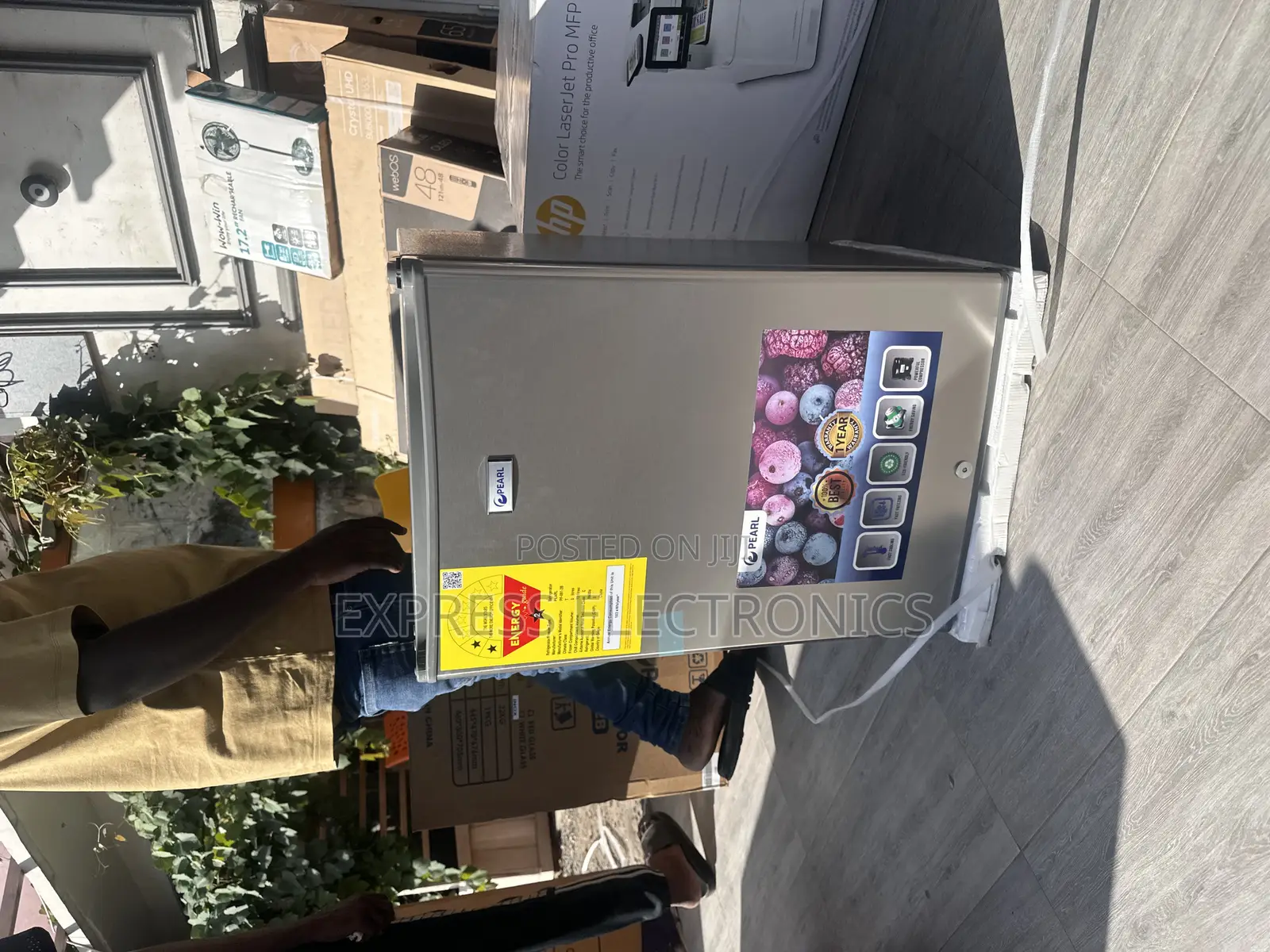 Single Door Bed Side Fridge Pearl Mini Size