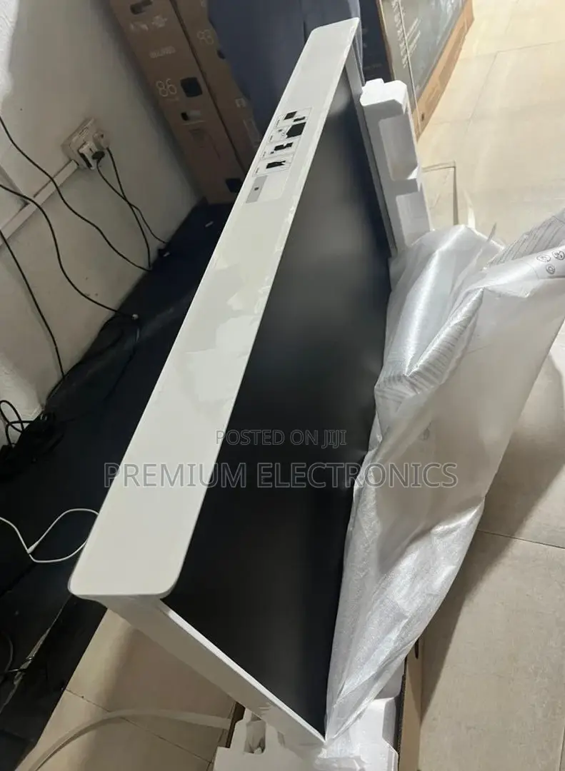 Effortlessly Transform Your Home | Samsung Serif 55" UHD