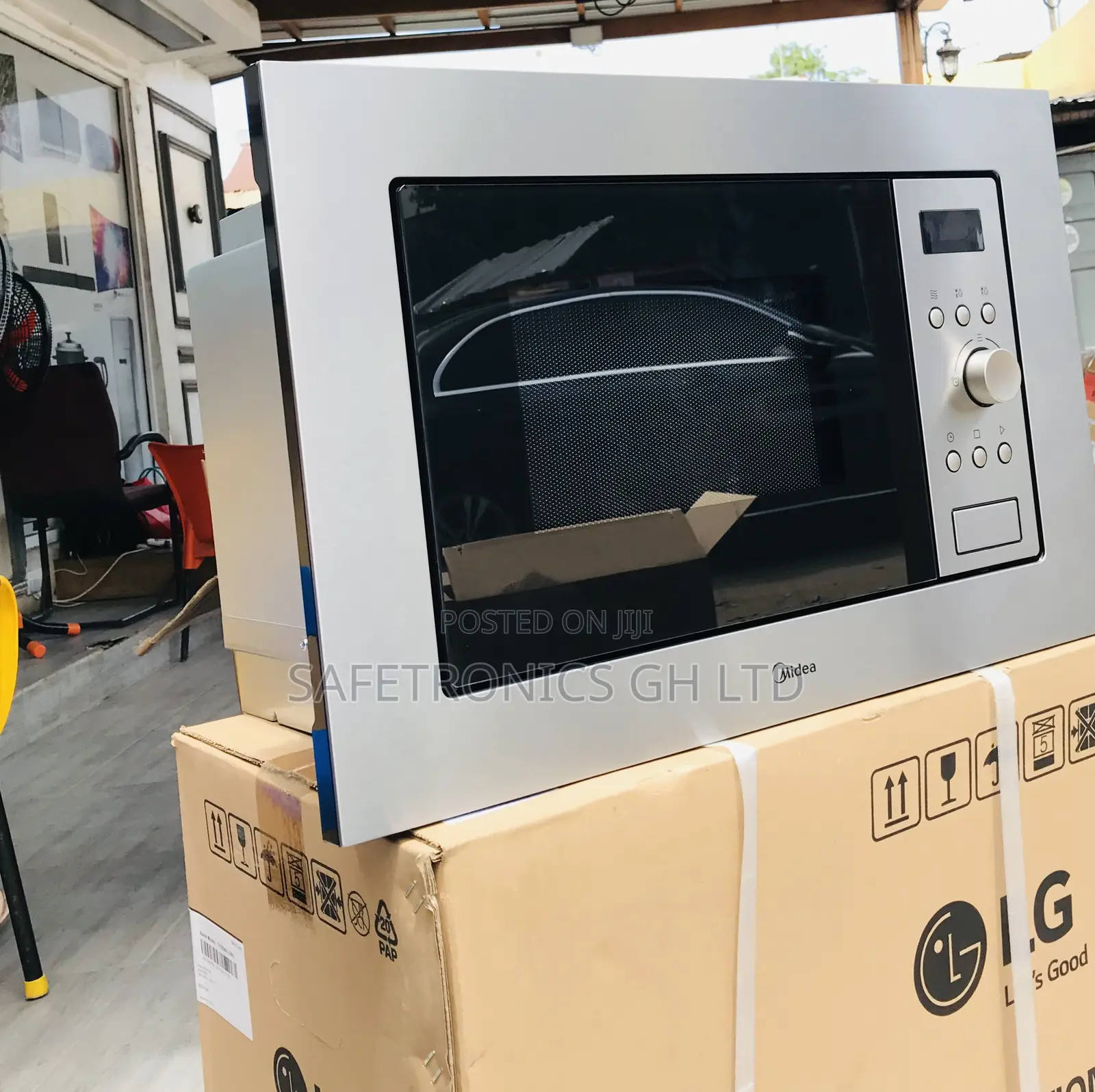 Midea 17 Liters Built-in AM717BS7 Microwave 