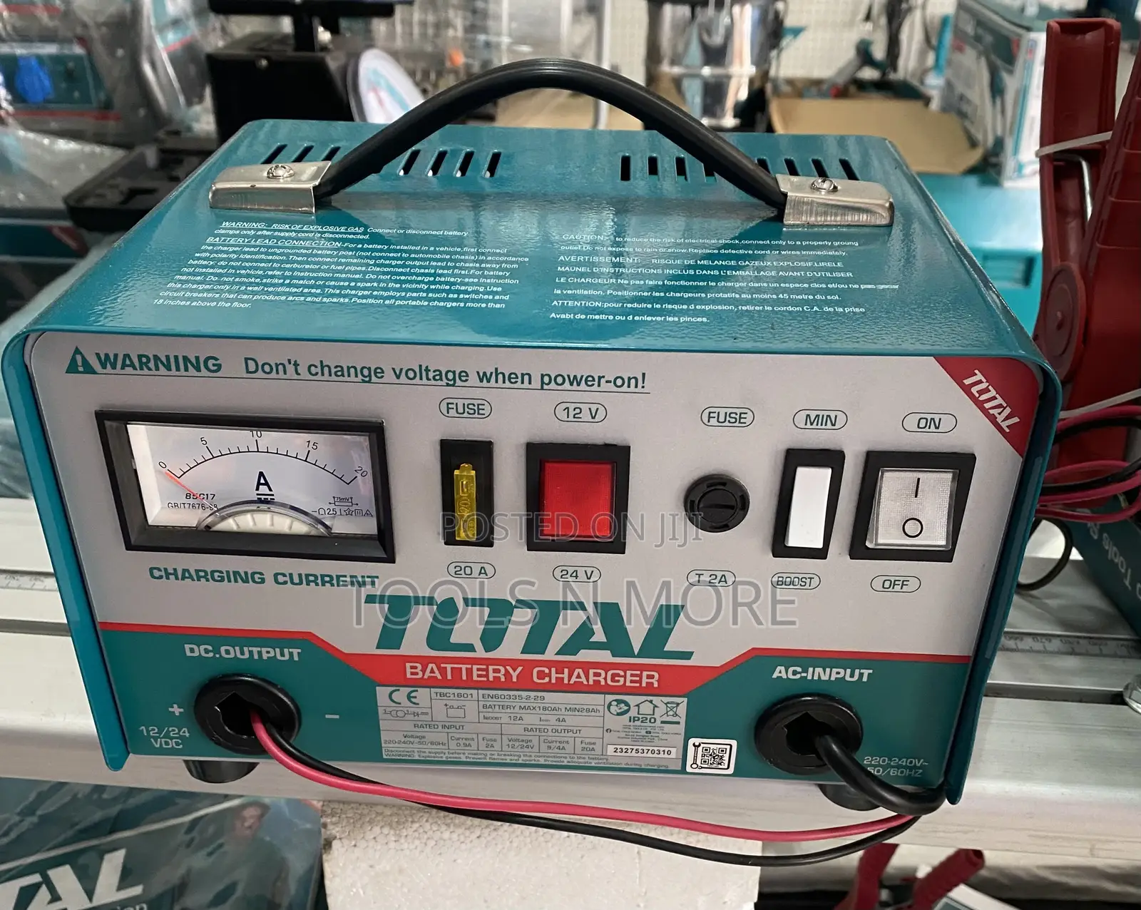 TOTAL Car Battery Charger 12A - P1C4