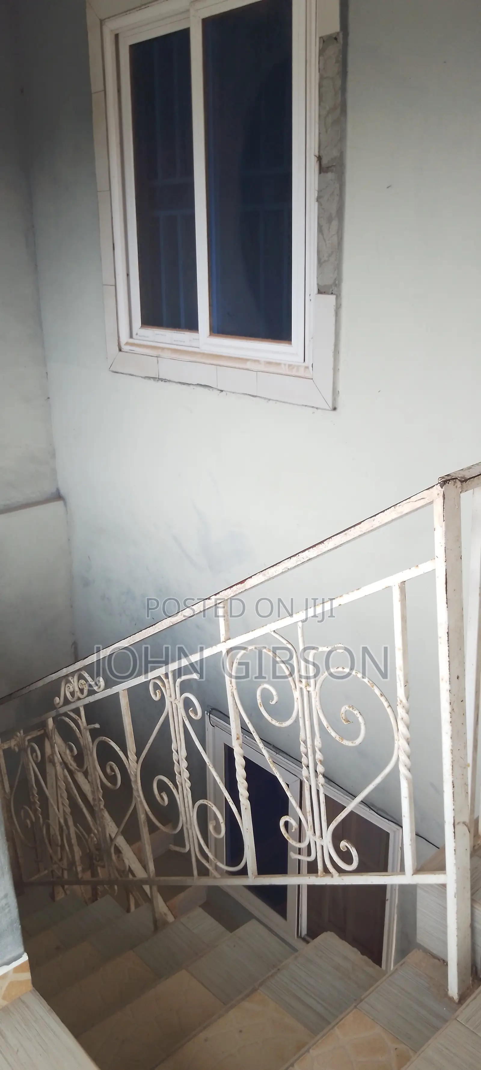 8bdrm Block of Flats in Amanhia, Accra Metropolitan for sale