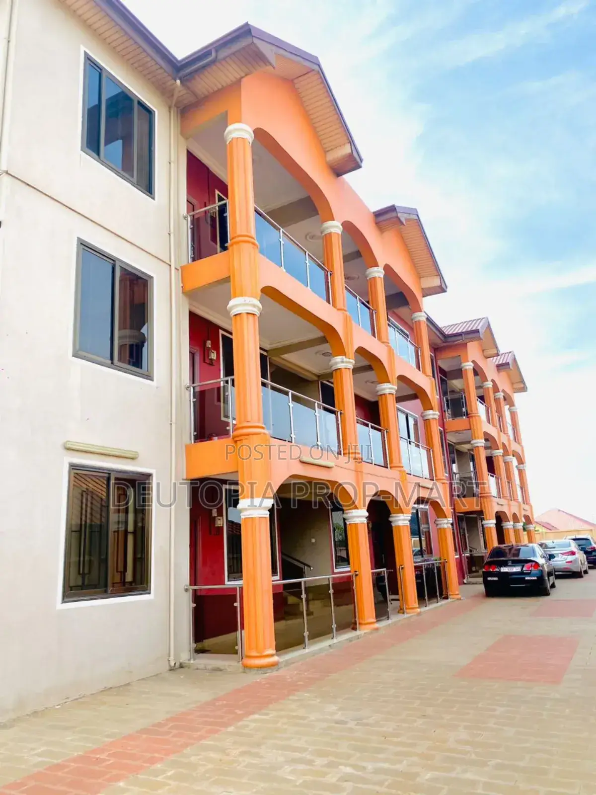 2bdrm Apartment in Palace Mall, Tema Metropolitan for rent