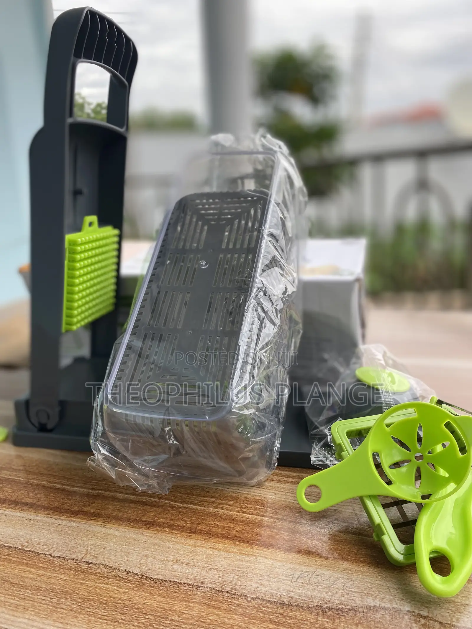 Study and Multifunctional 12 in 1 Vegetable Chopper / Slicer