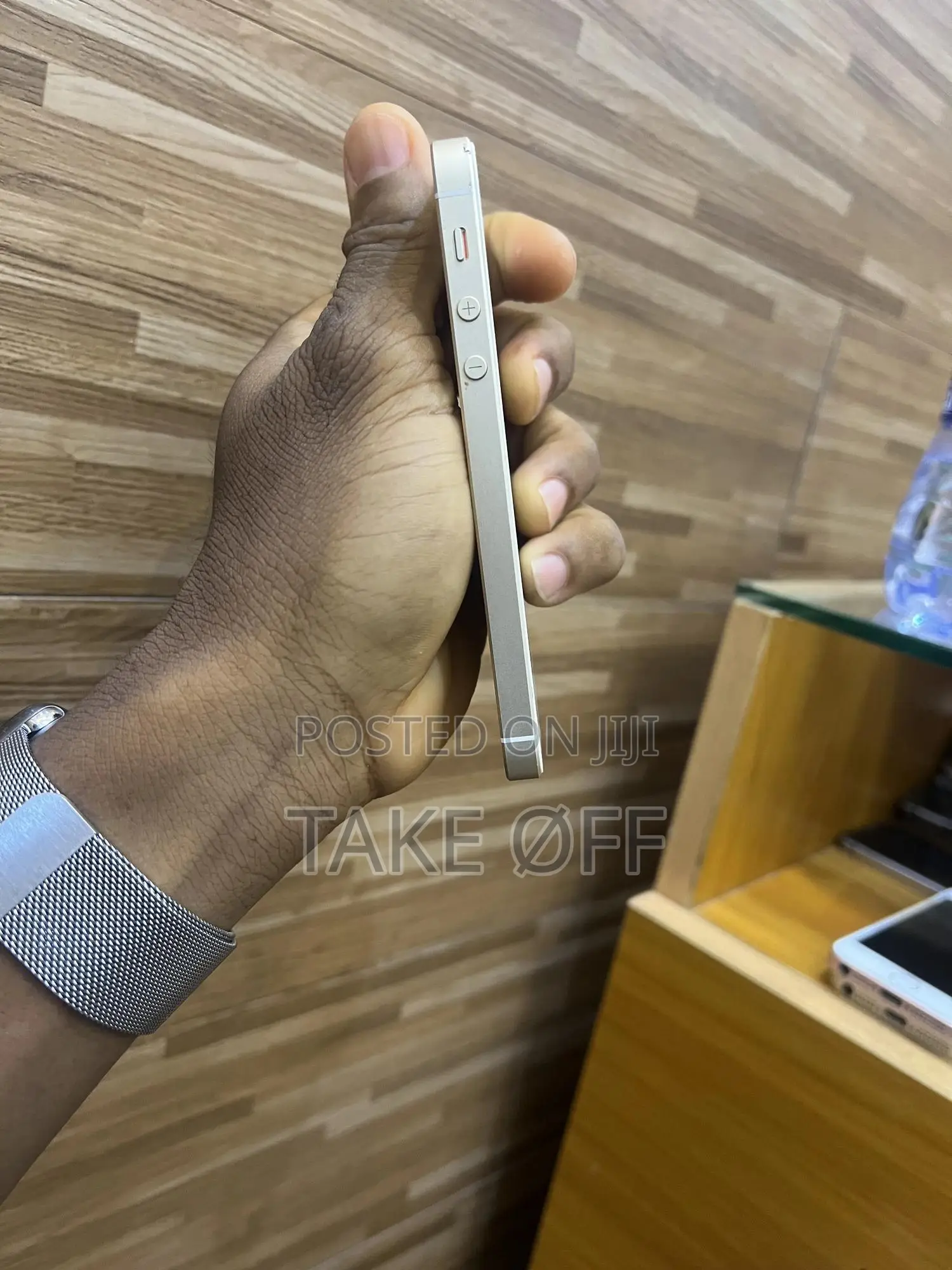 Apple iPhone SE 64 GB Gold