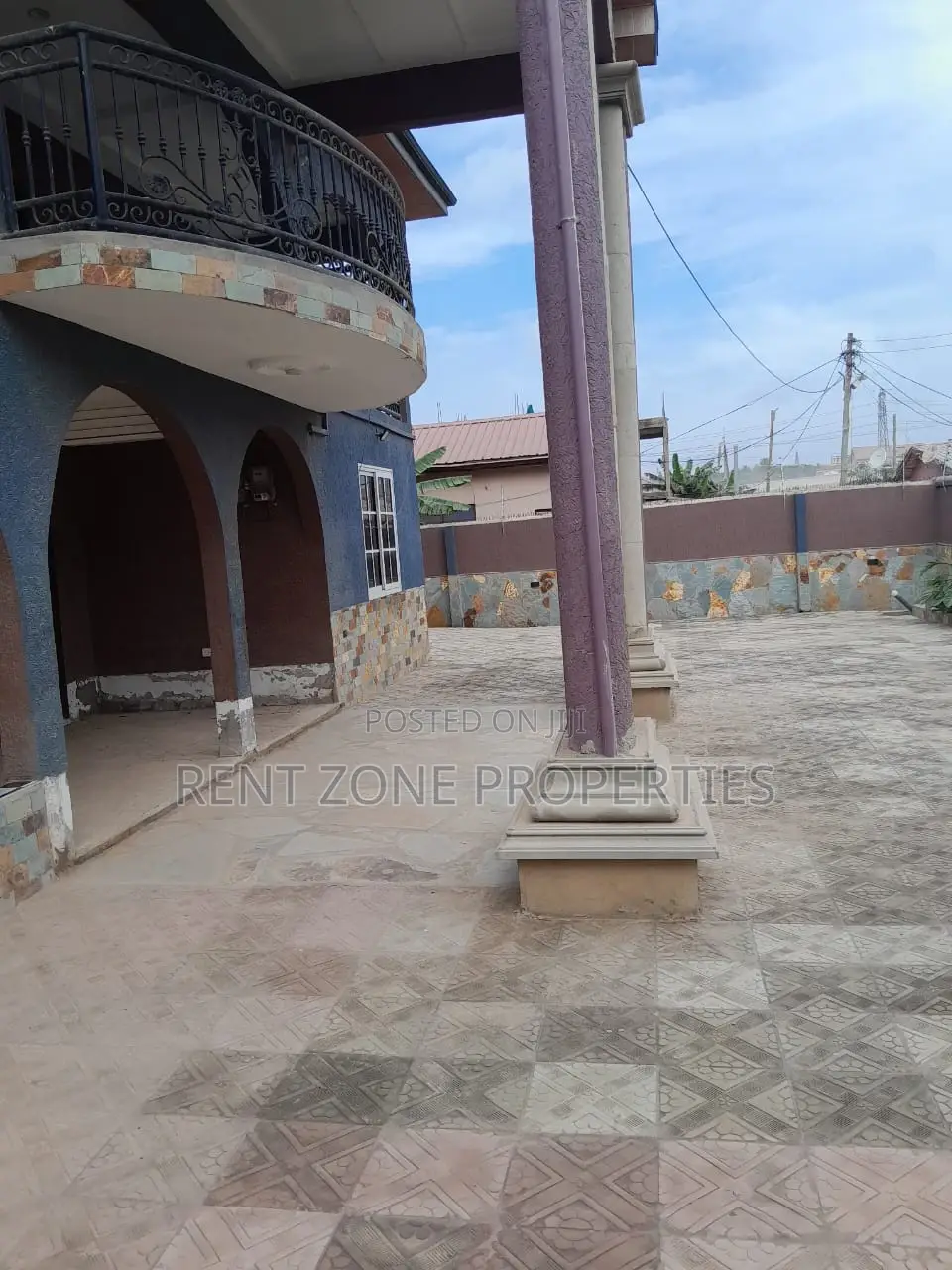 6bdrm Duplex in Ofankor for rent
