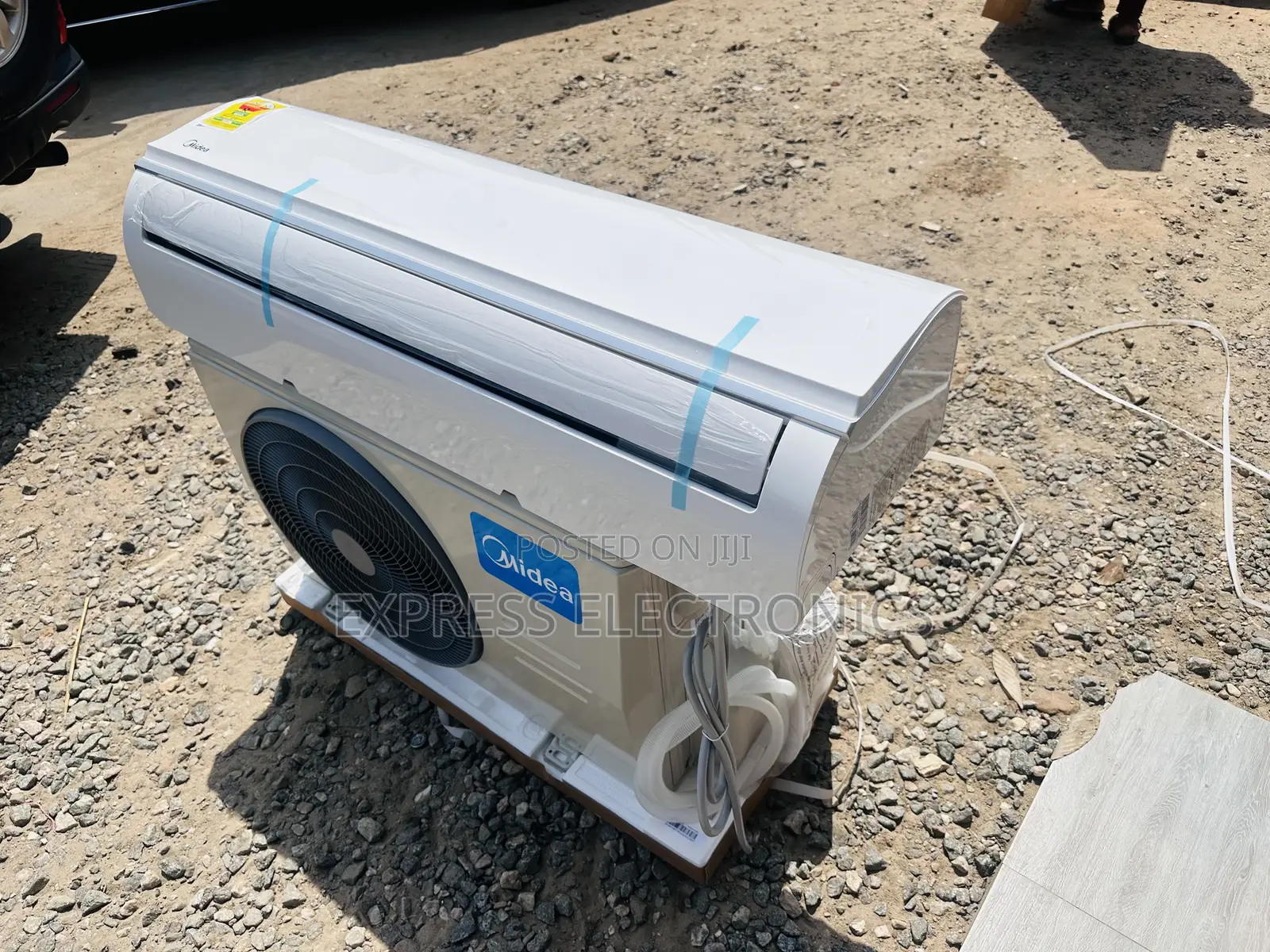 Fresh in Box  Midea 1.5hp Split R4-0