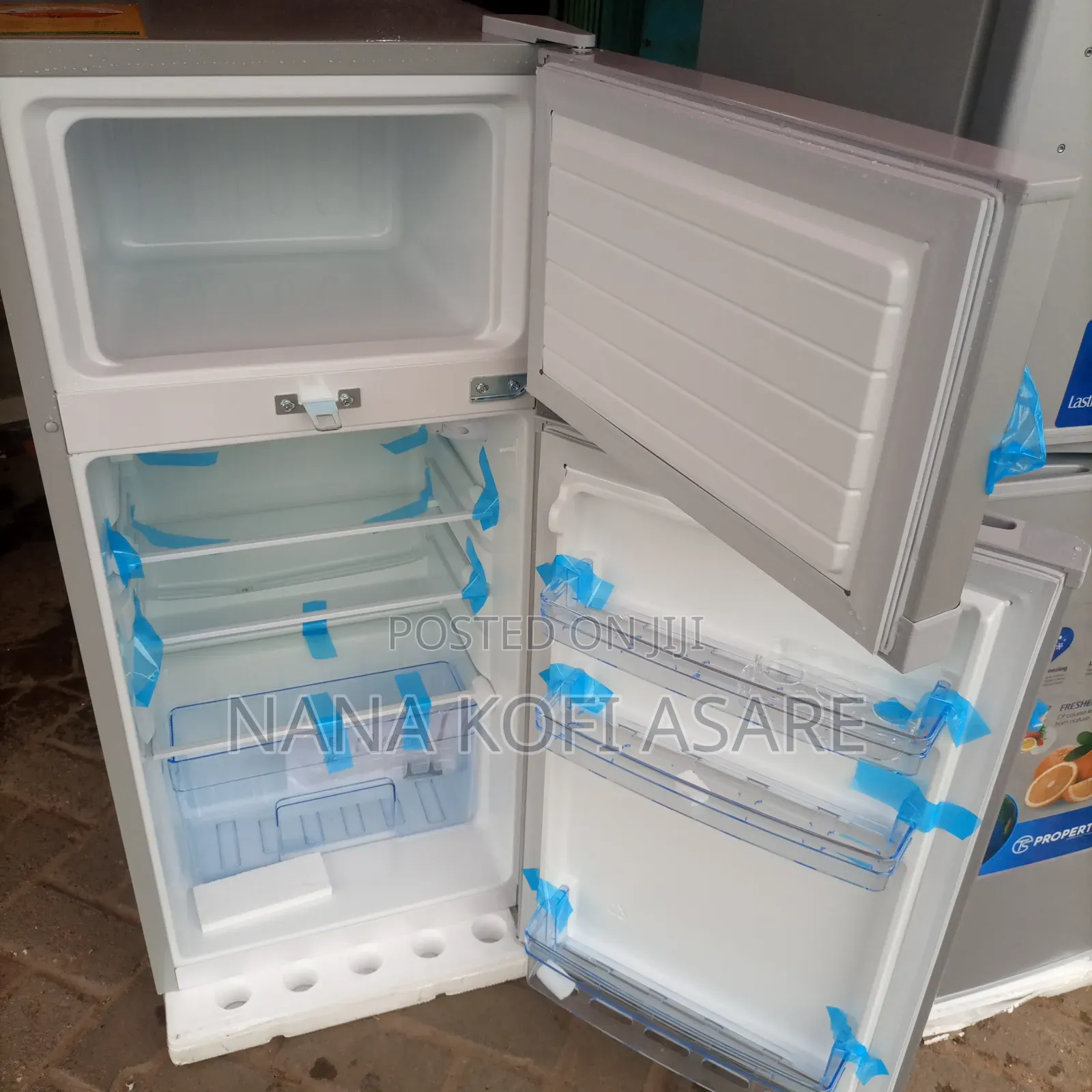 Property 95litres Top Mount Freezer Refrigerator