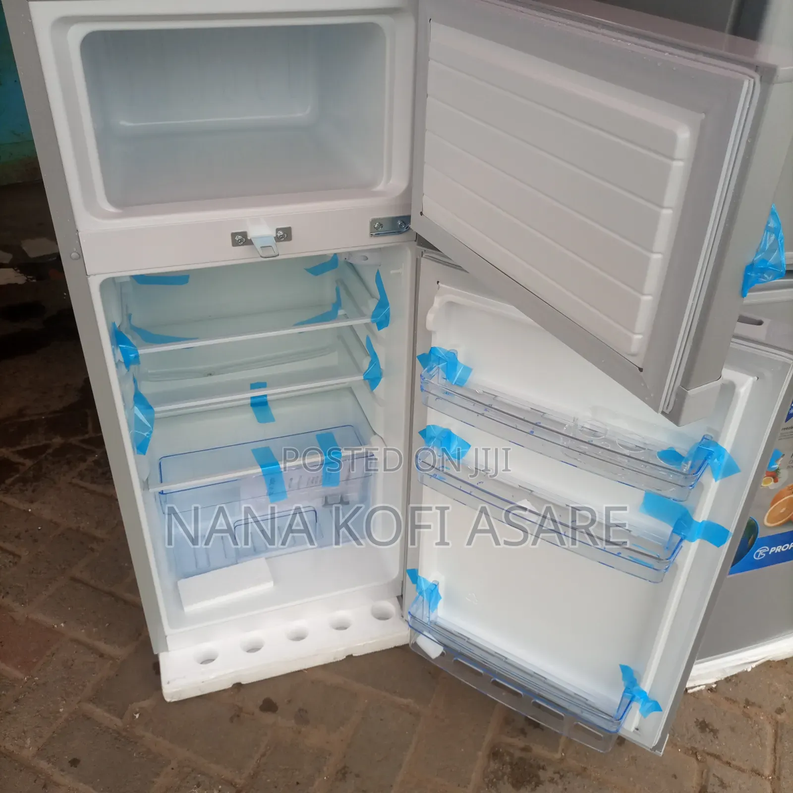 Property 95litres Top Mount Freezer Refrigerator