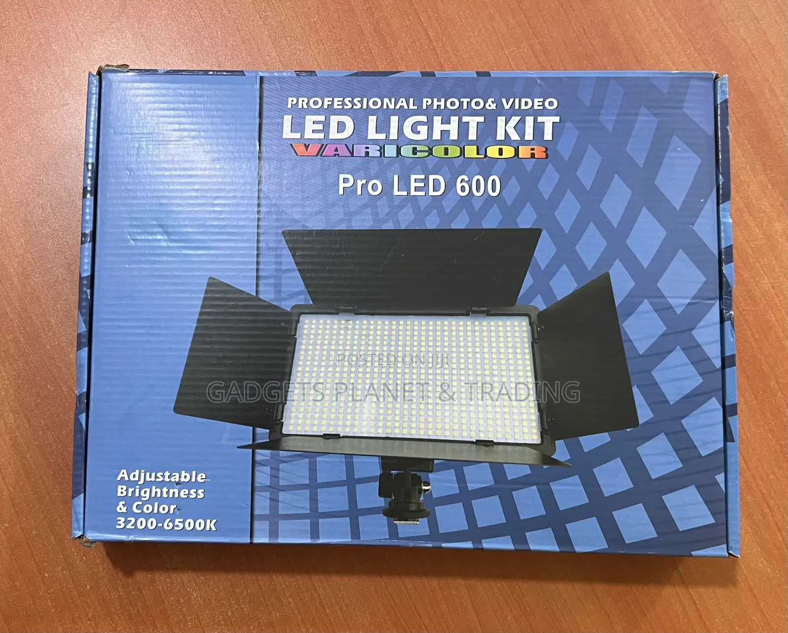 LED Light Kit Pro LED 600 With Charging Kit and Stand