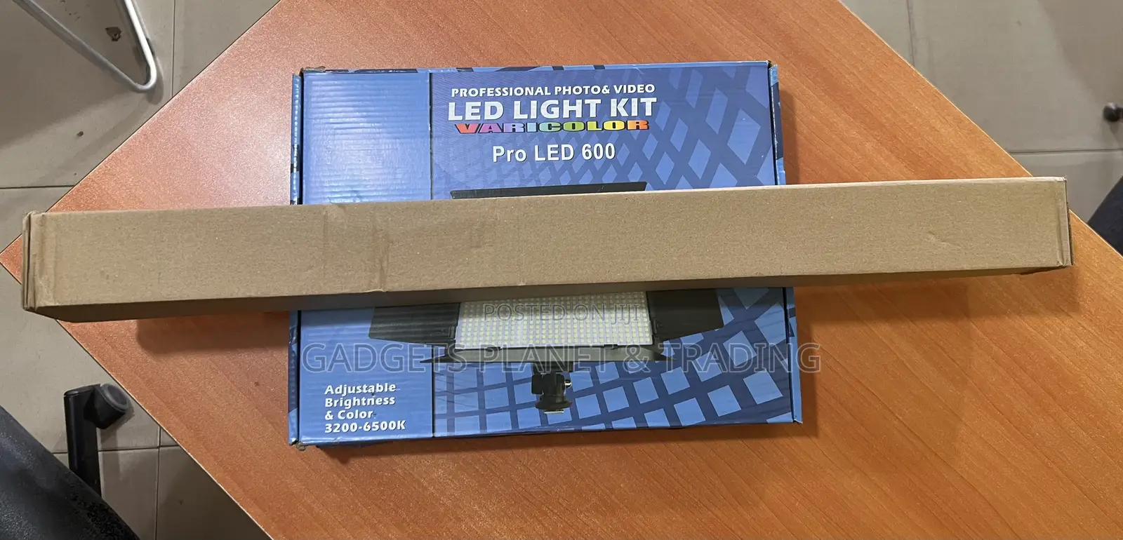 LED Light Kit Pro LED 600 With Charging Kit and Stand