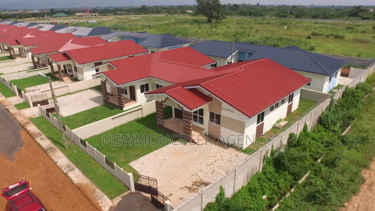 3bdrm Bungalow in Gated Est.Oyibi. for sale