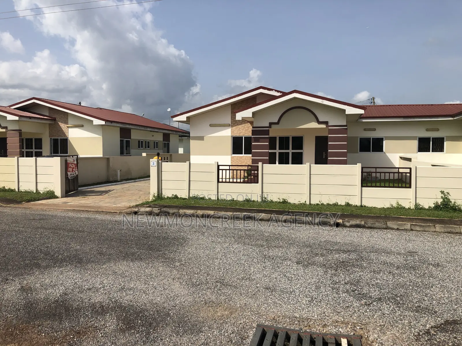 3bdrm Bungalow in Gated Est.Oyibi. for sale