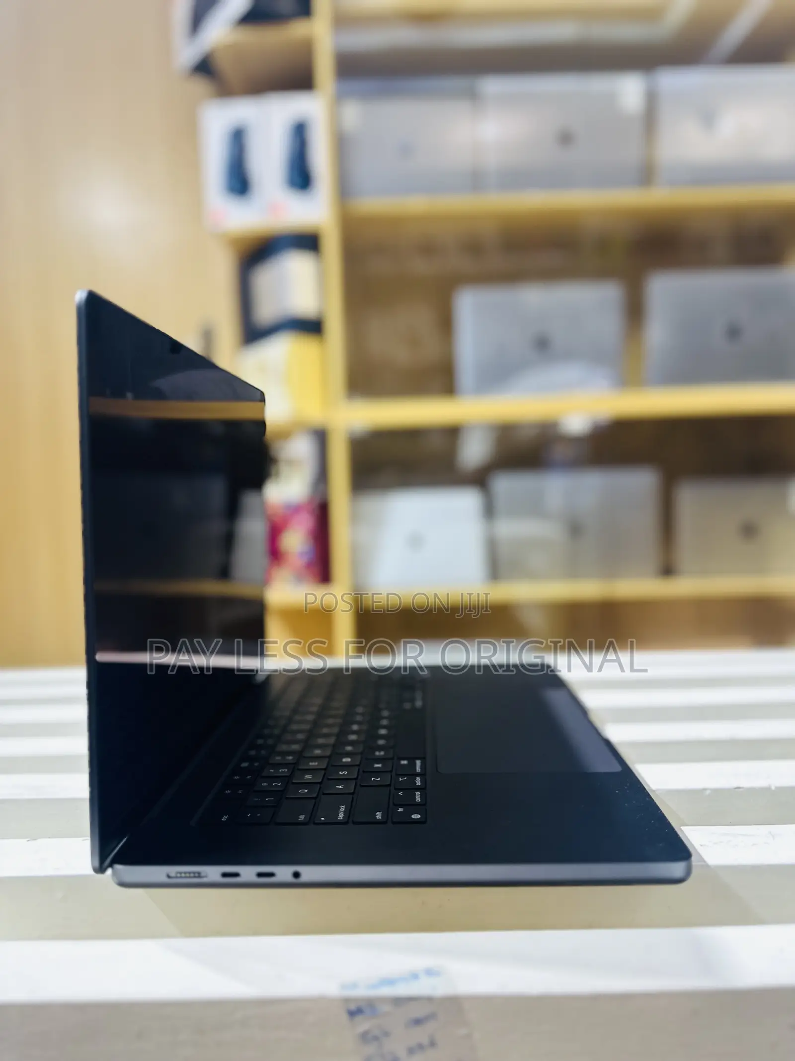 Laptop Apple MacBook Pro 2023 M3 Pro 16-inch 16GB Apple M3 SSD 512GB