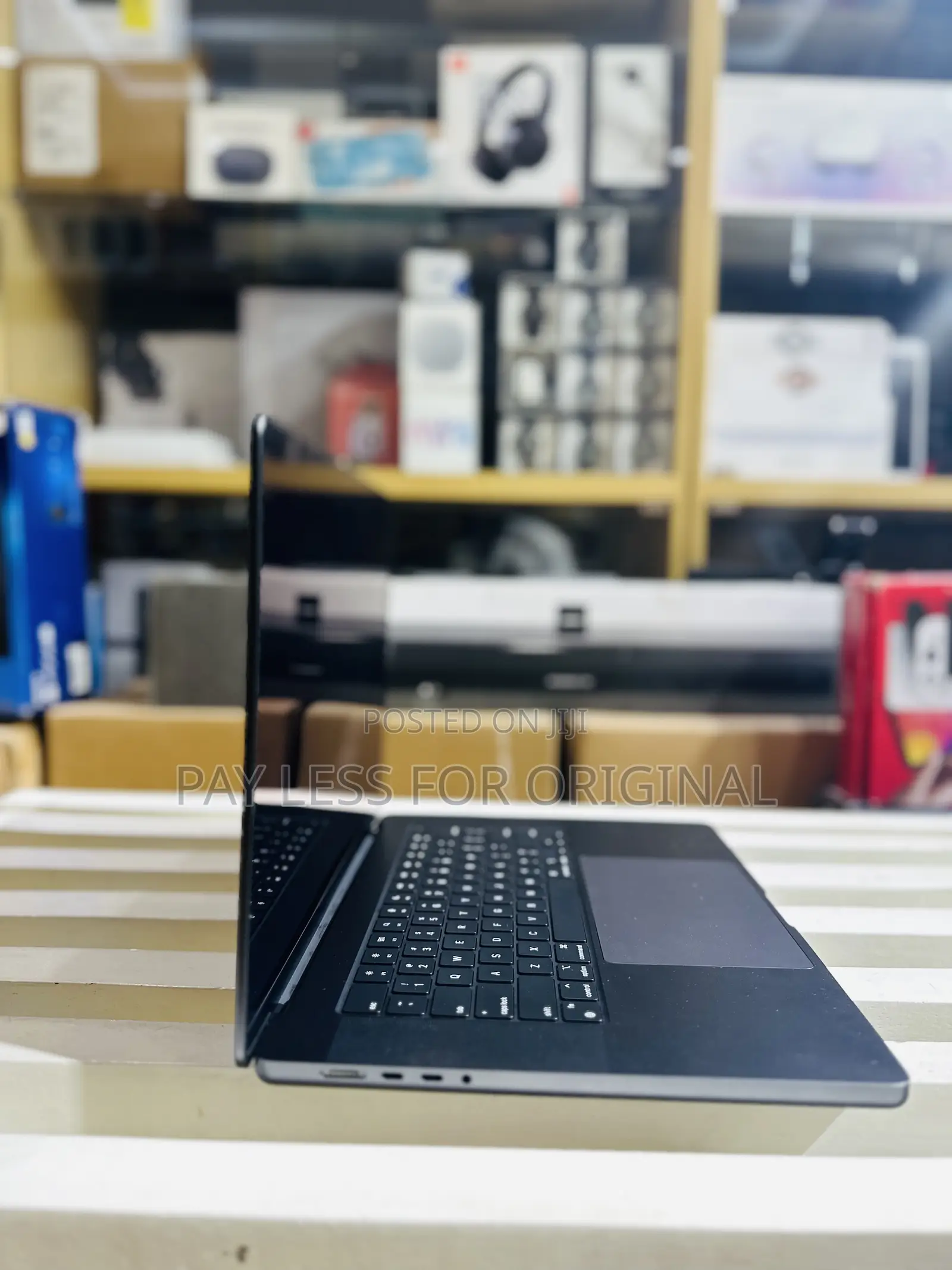 Laptop Apple MacBook Pro 2023 M3 Pro 16-inch 16GB Apple M3 SSD 512GB
