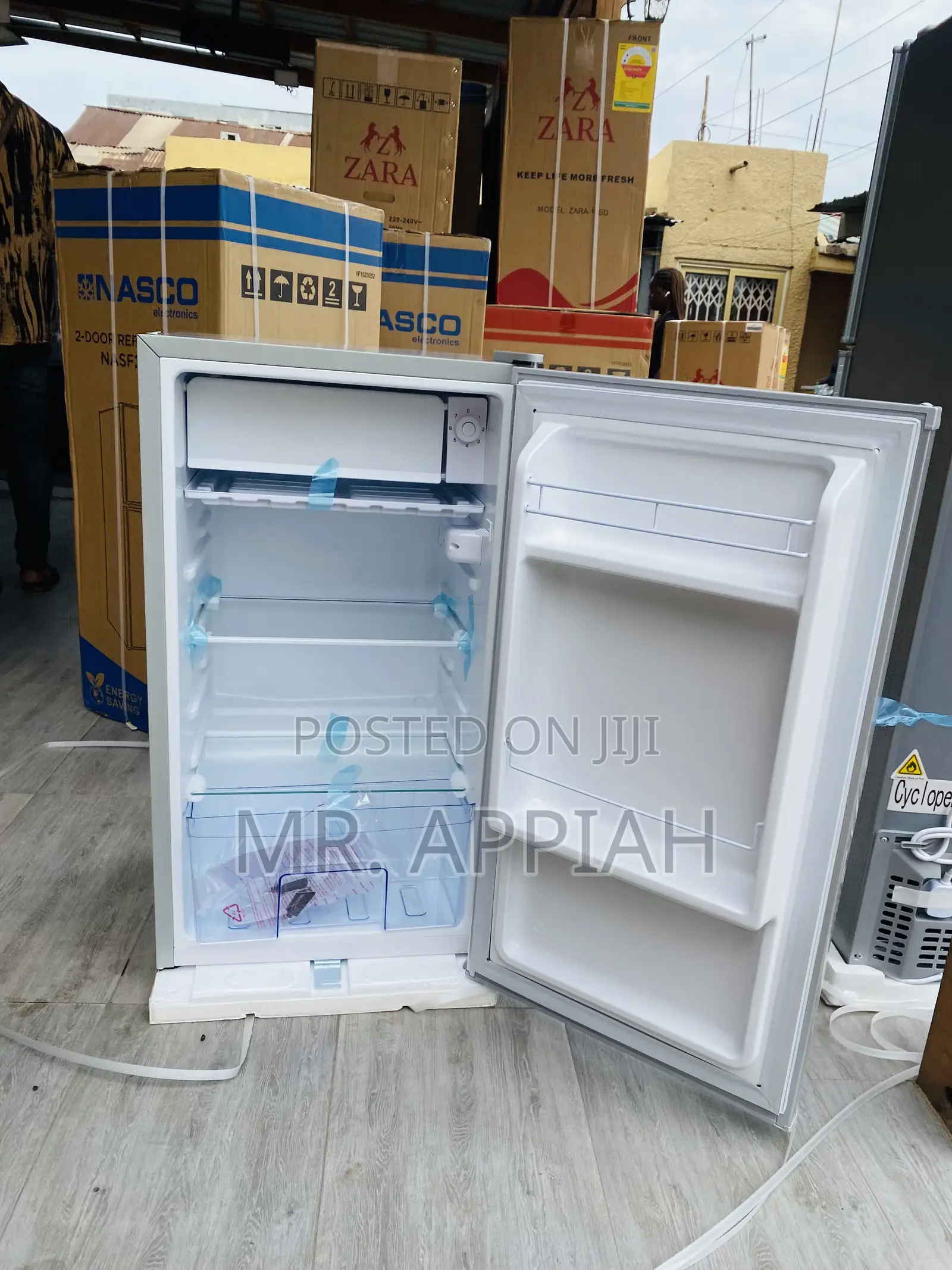 Purchase Zara 1-11s Single Door Electric Table Top Fridge.
