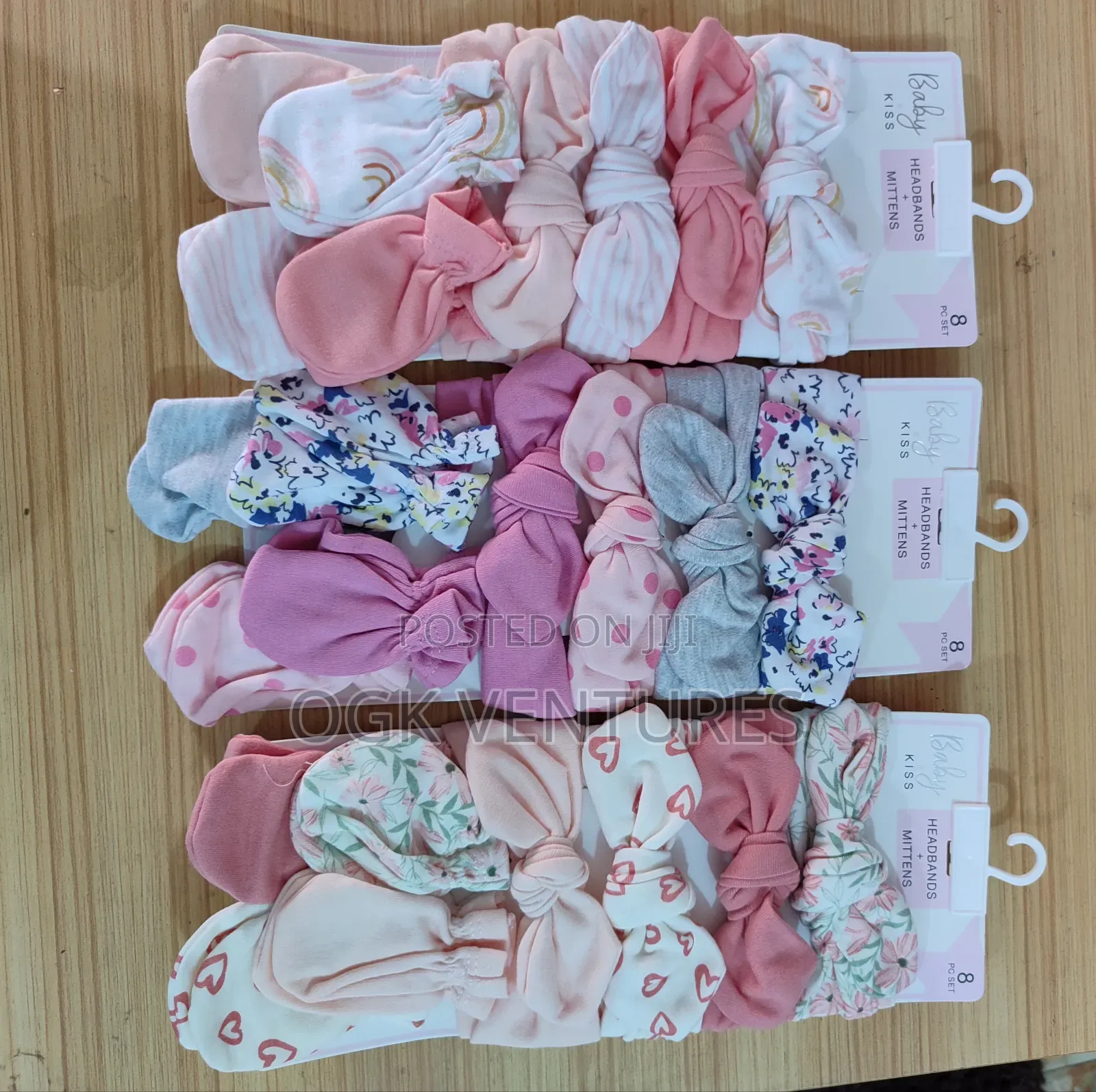 8 Pieces Headband and Mittens Set