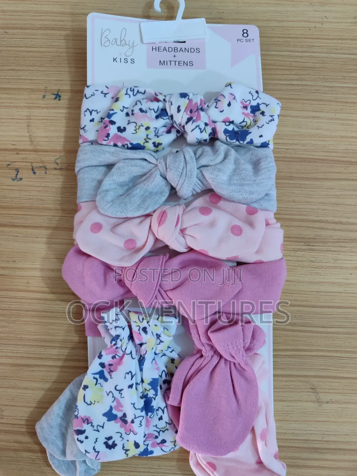 8 Pieces Headband and Mittens Set