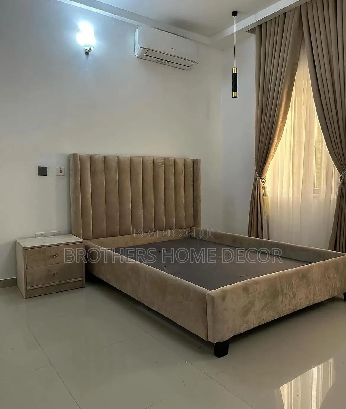 Luxurious Queen Size With One Side Cabinet for Bedroom