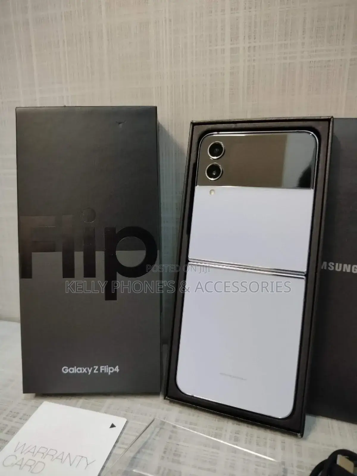 New Samsung Galaxy Z Flip4 128 GB Black