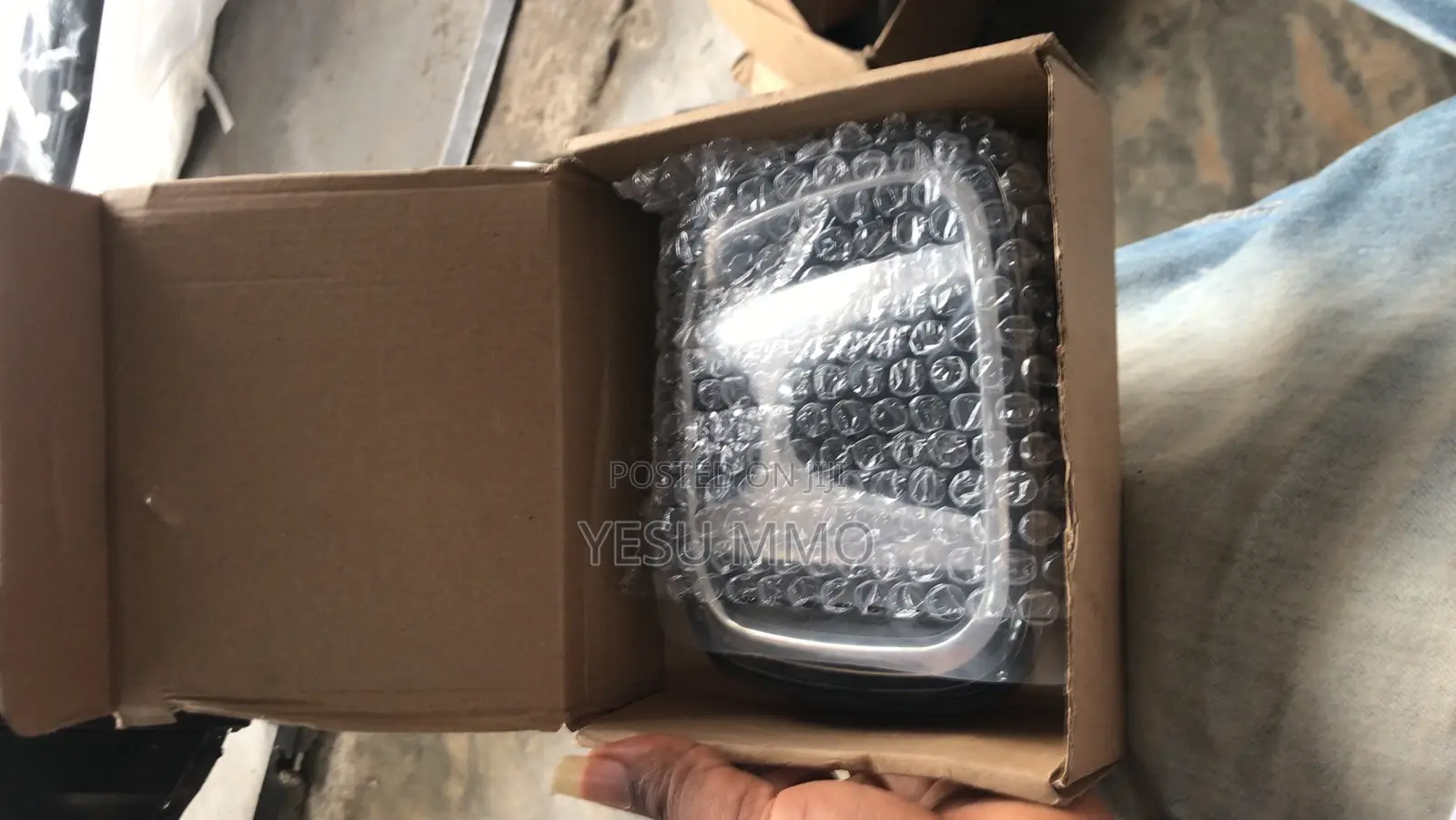 CR-V 23 Crown/Emblem