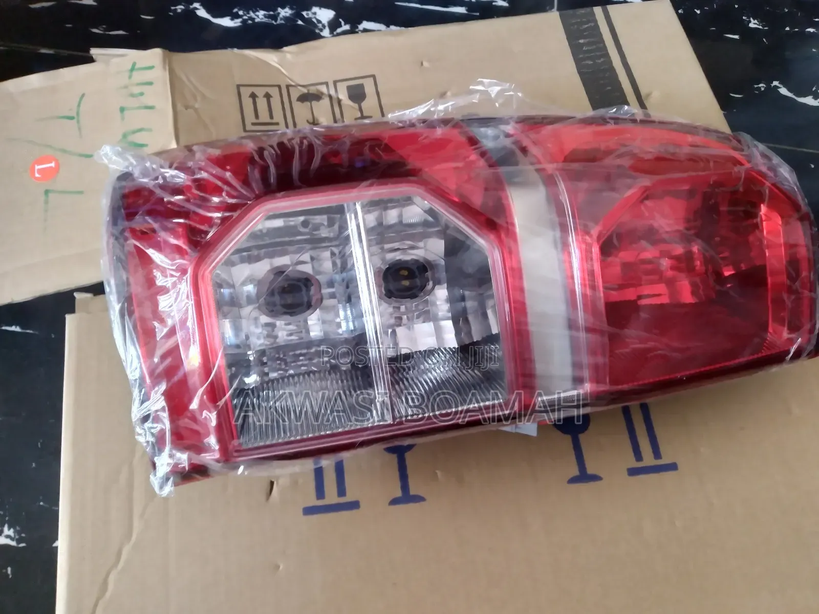 Toyota Hilux 012 Taillight Pair