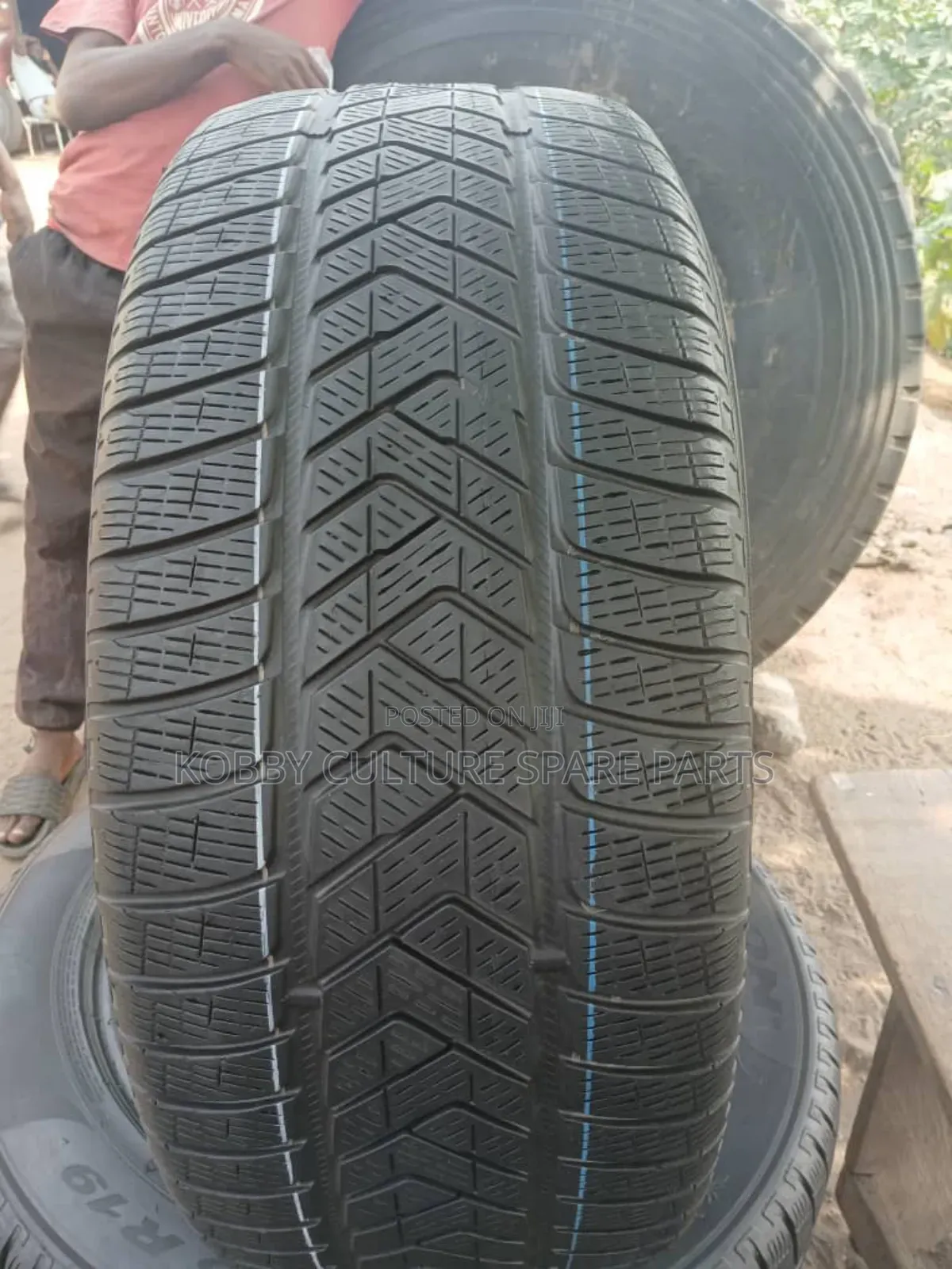 Original First Grade Used Tyres Available 275/55r19