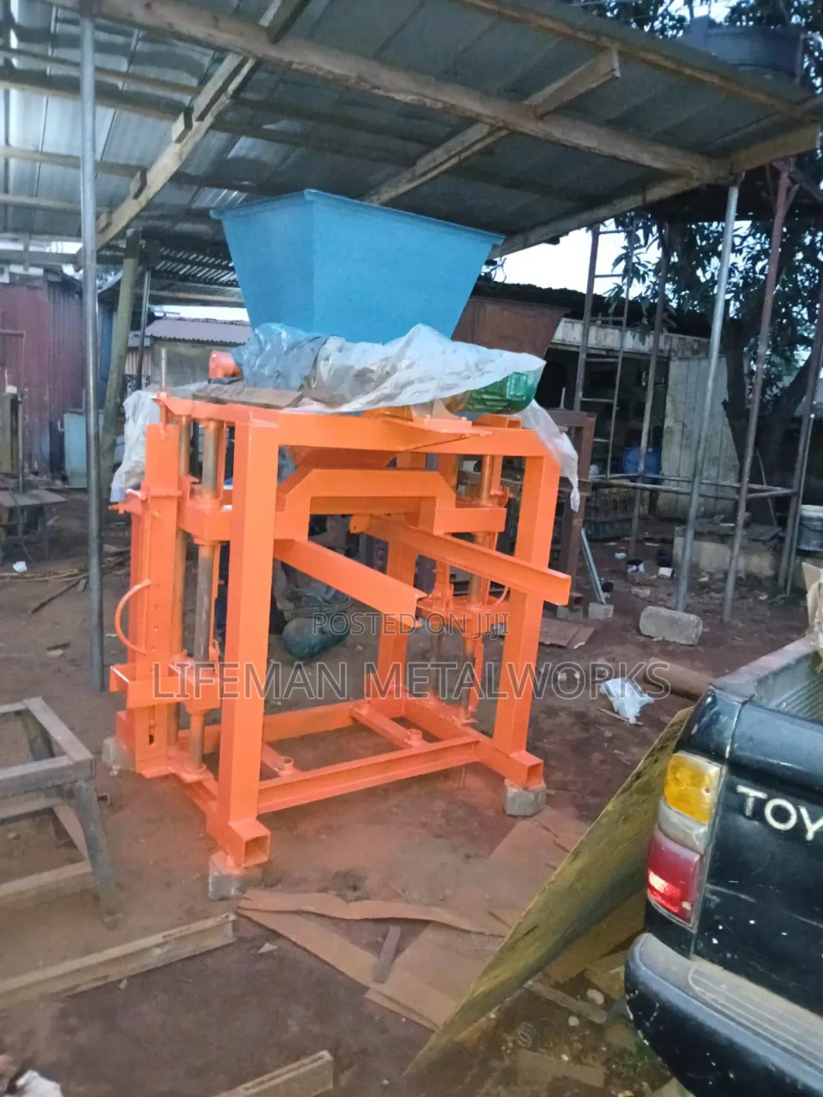 Semi Automatic Block Machine Lm