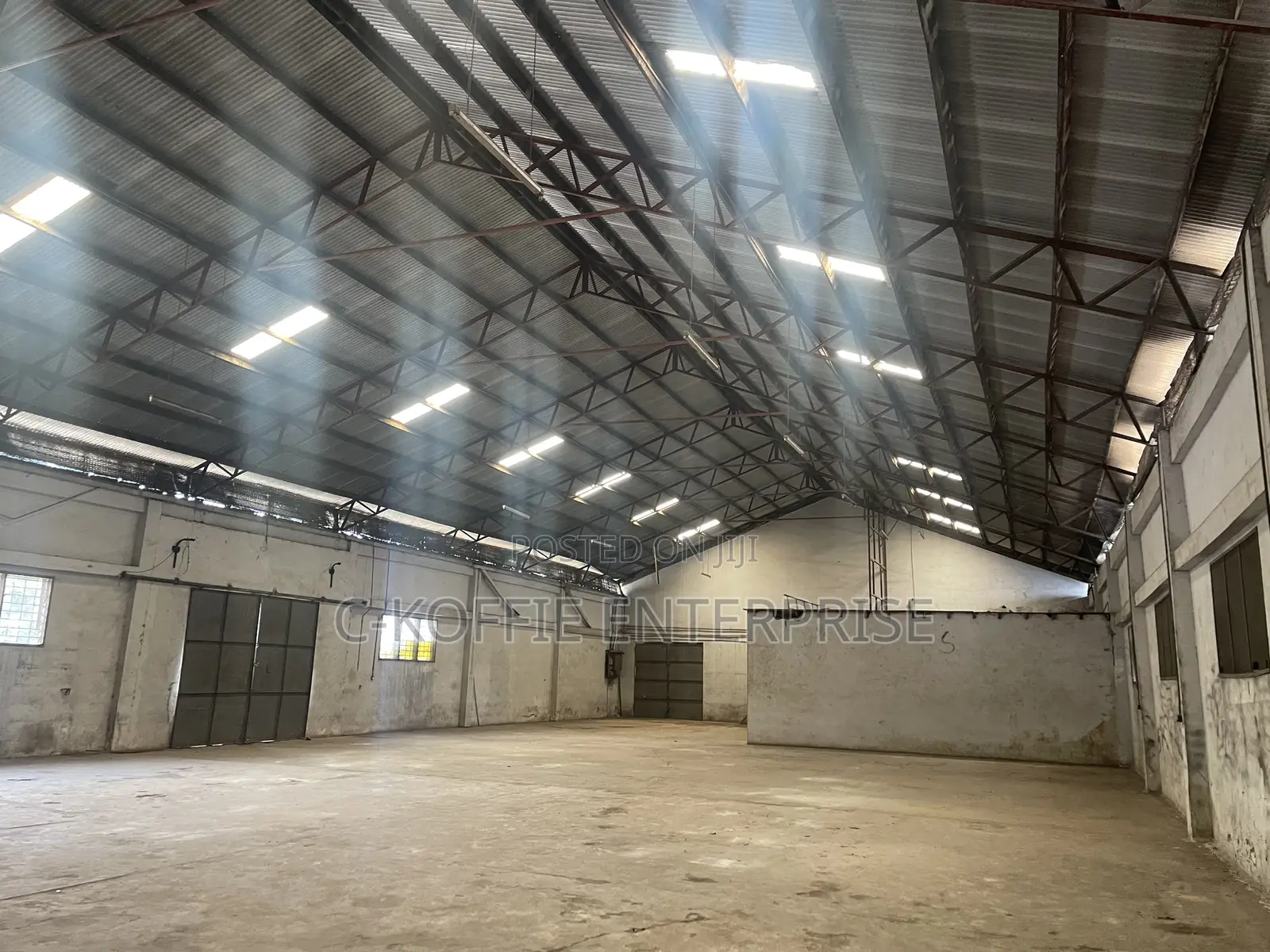 1300 SQM WAREHOUSE at Graphics Road for Rent