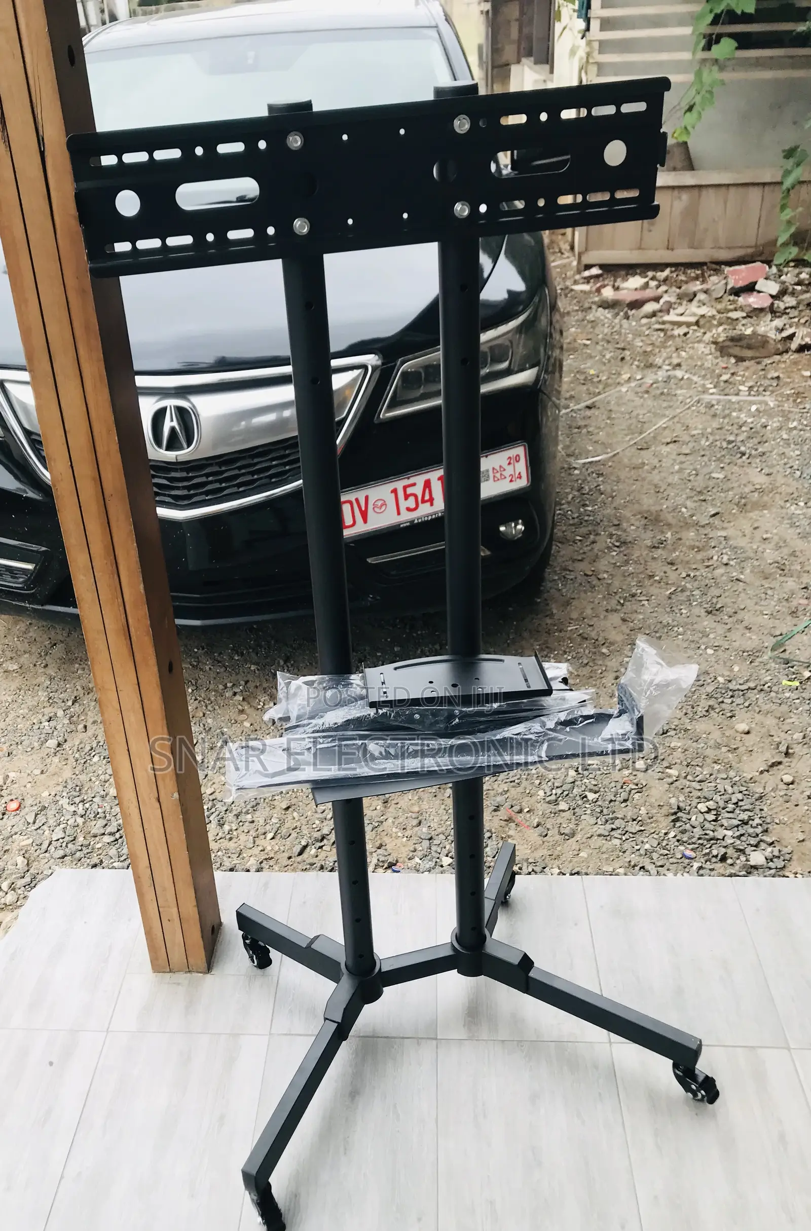 Highly Mobility TV Stand With Wheels Height Adjustable