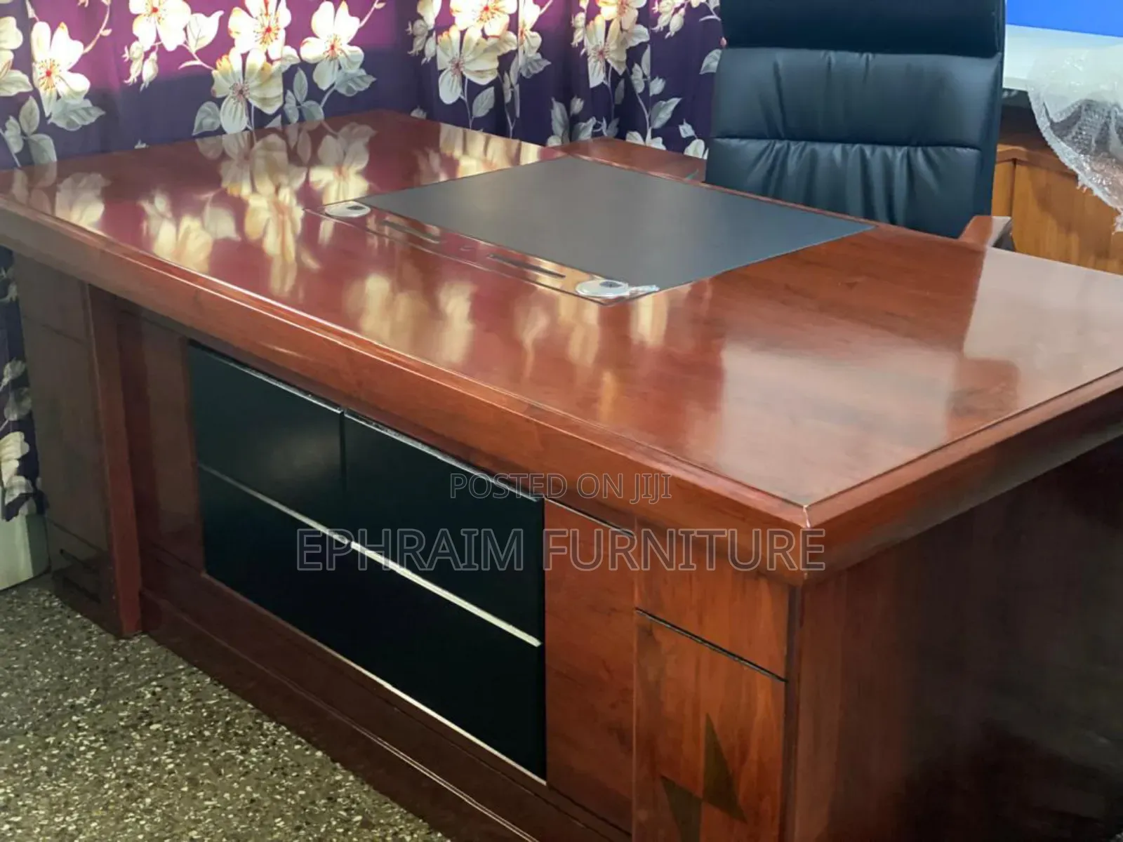 1.8 M Executive Table for Office