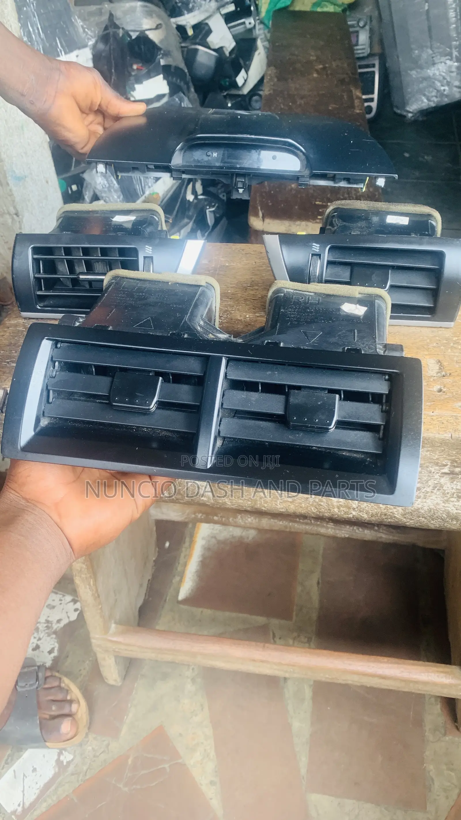 Toyota Camry 2013 Dashboard Vents