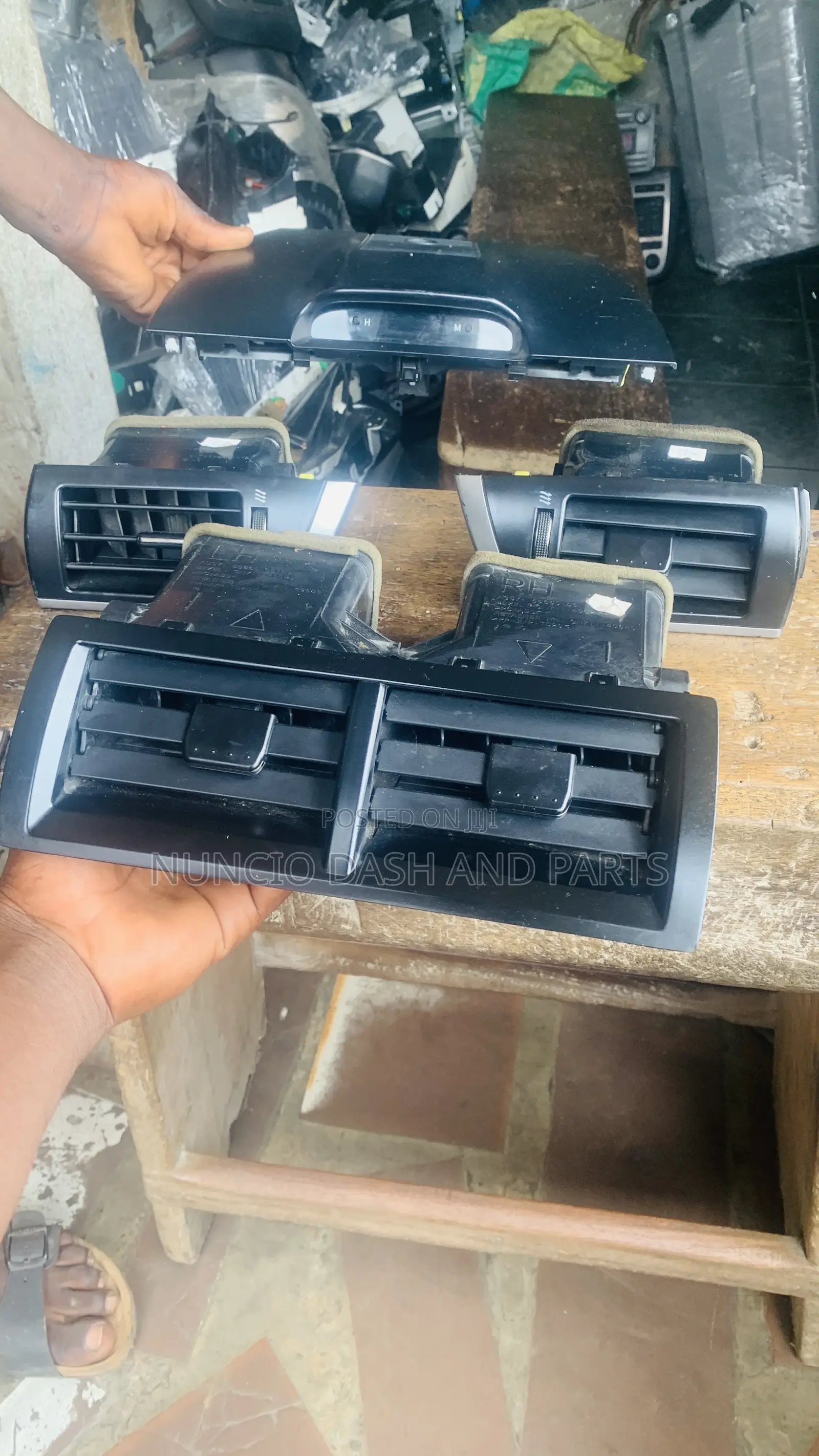Toyota Camry 2013 Dashboard Vents