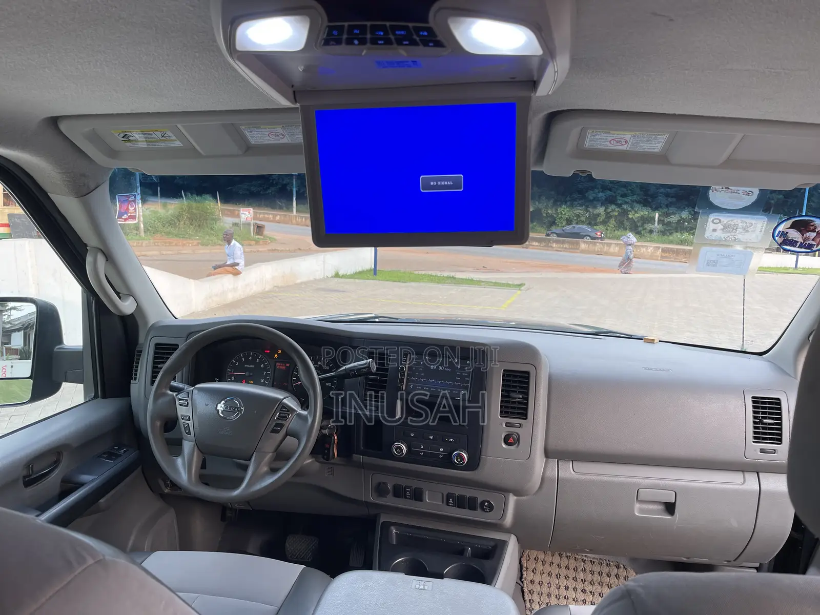 Nissan Caravan (Urvan) 2014 Blue
