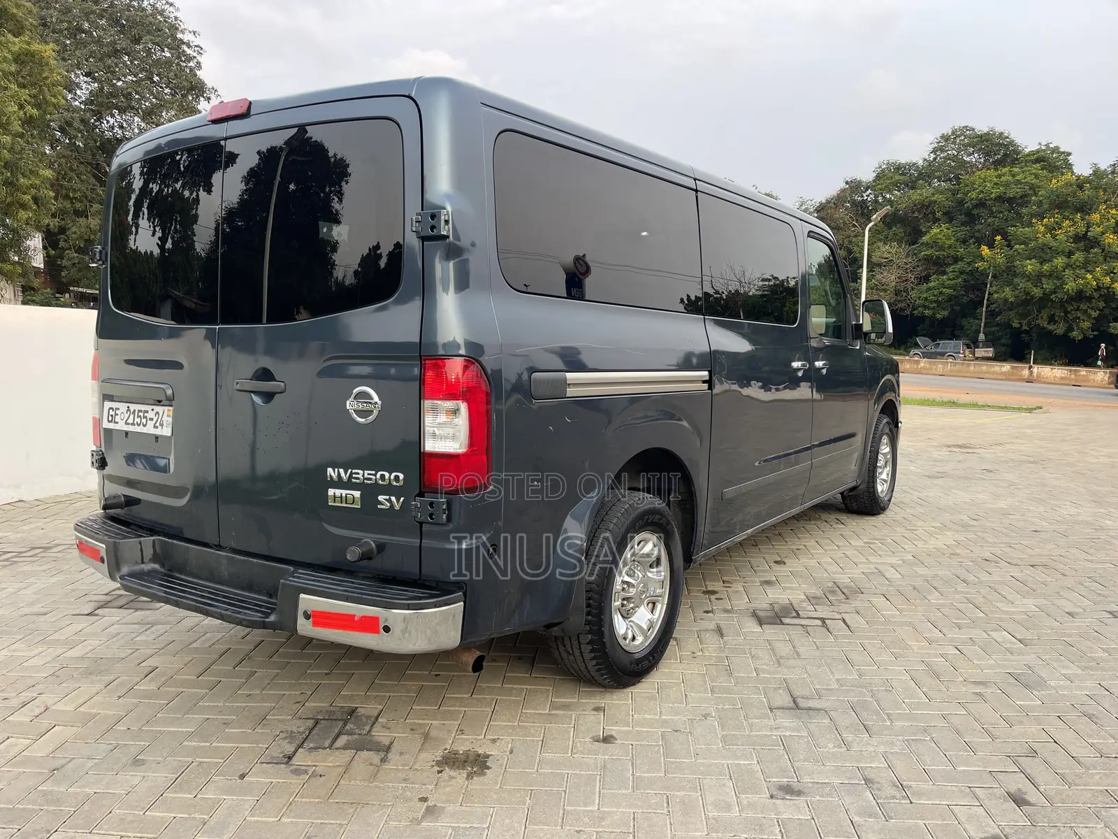 Nissan Caravan (Urvan) 2014 Blue