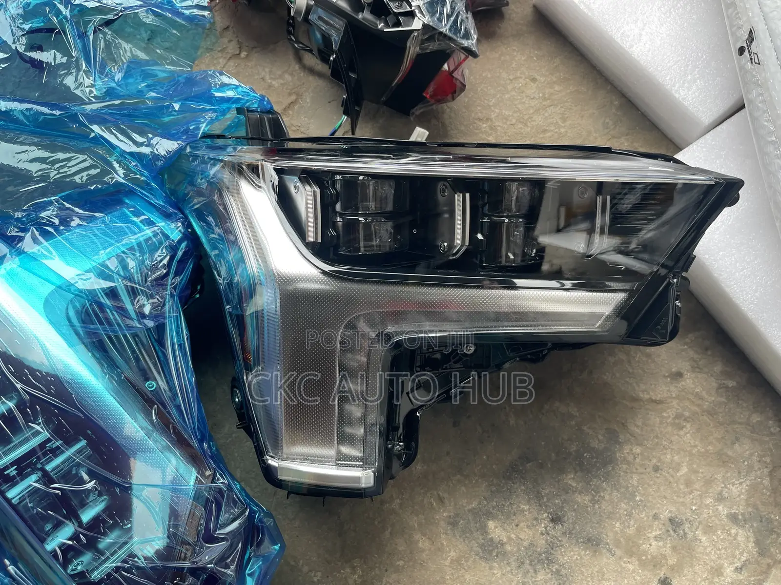 Tundra 2023 Head Lamp