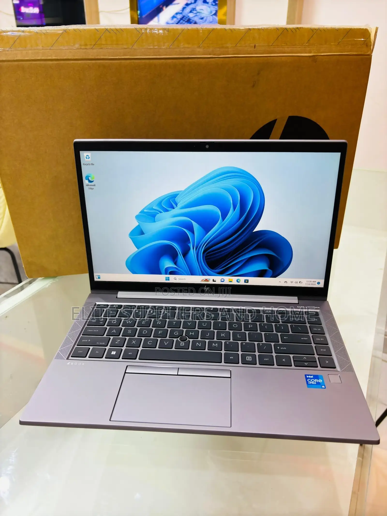 New Laptop HP ZBook Firefly G8 16GB Intel Core I5 SSD 256GB